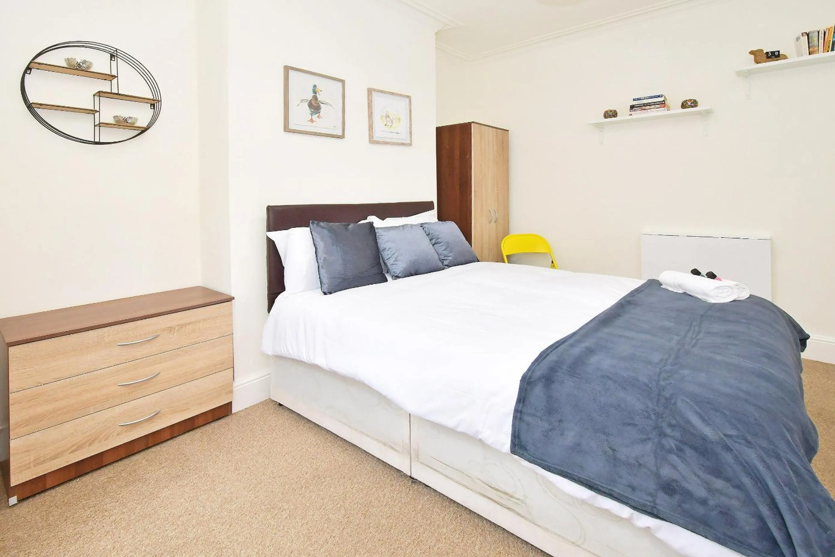 Bedroom, Bed in Townhouse @ Earle Street Crewe