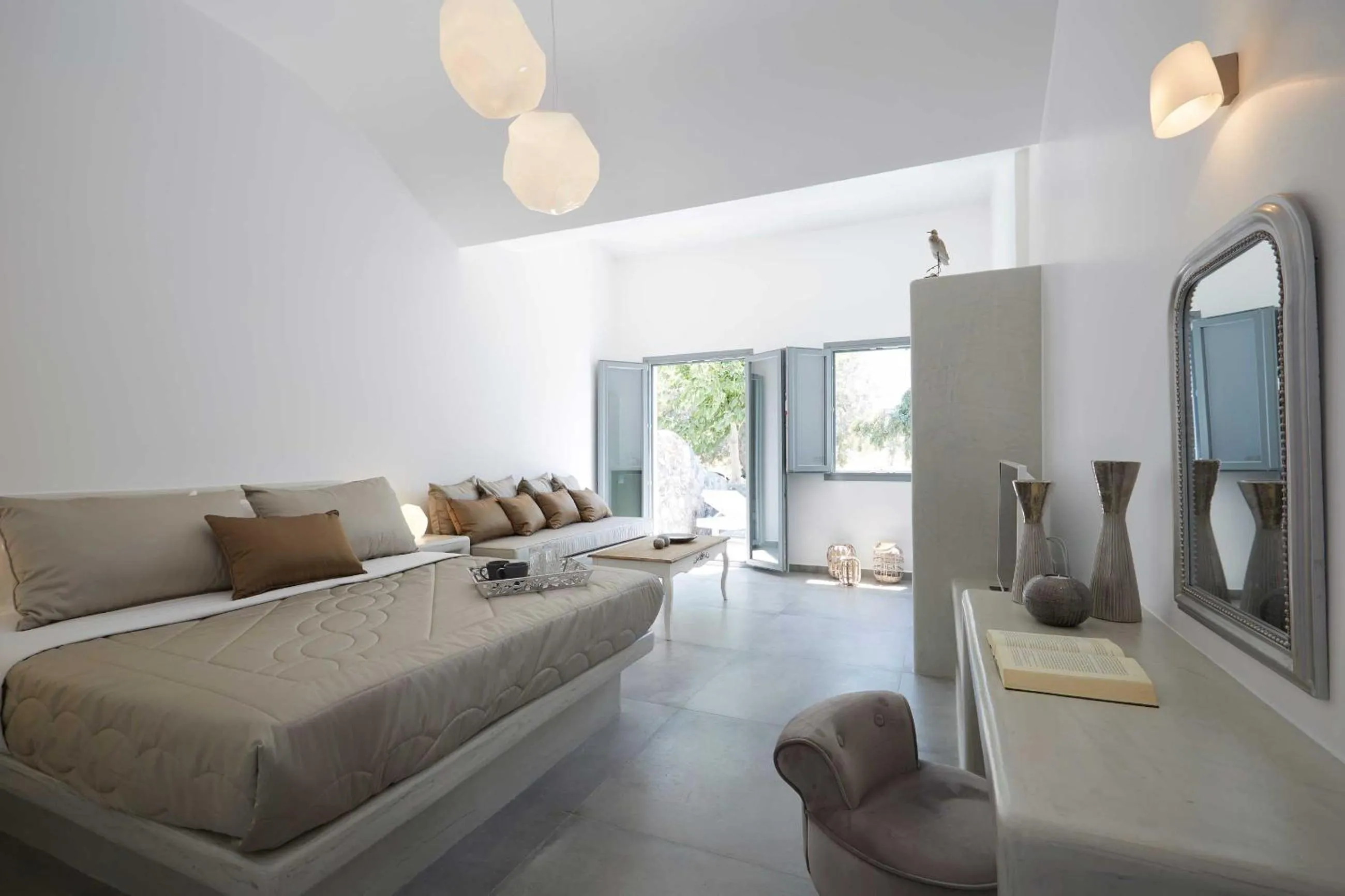 Bedroom, Bed in Amara Suites Santorini