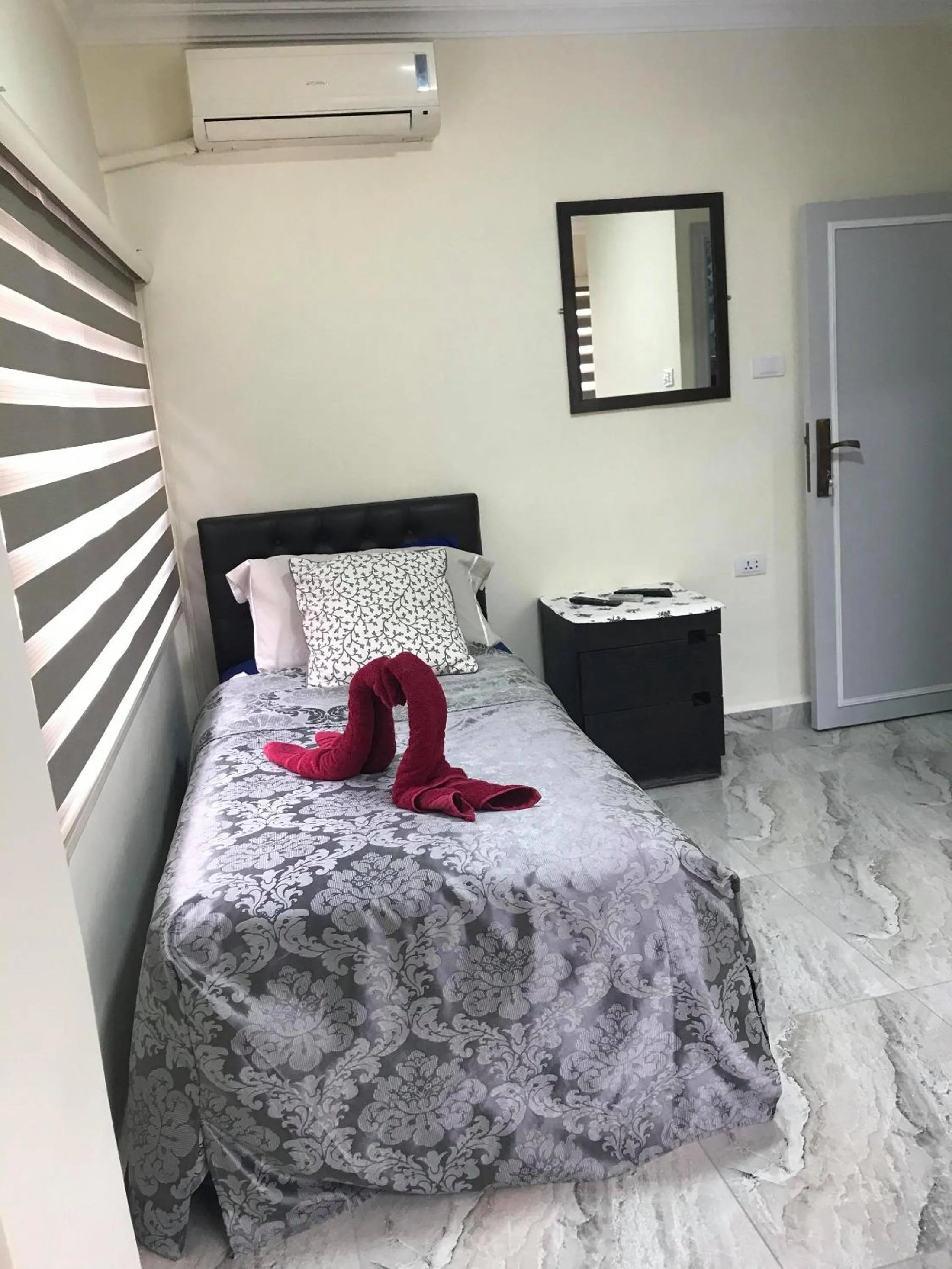 Photo of the whole room, Bed in Jordan Tower Hotel