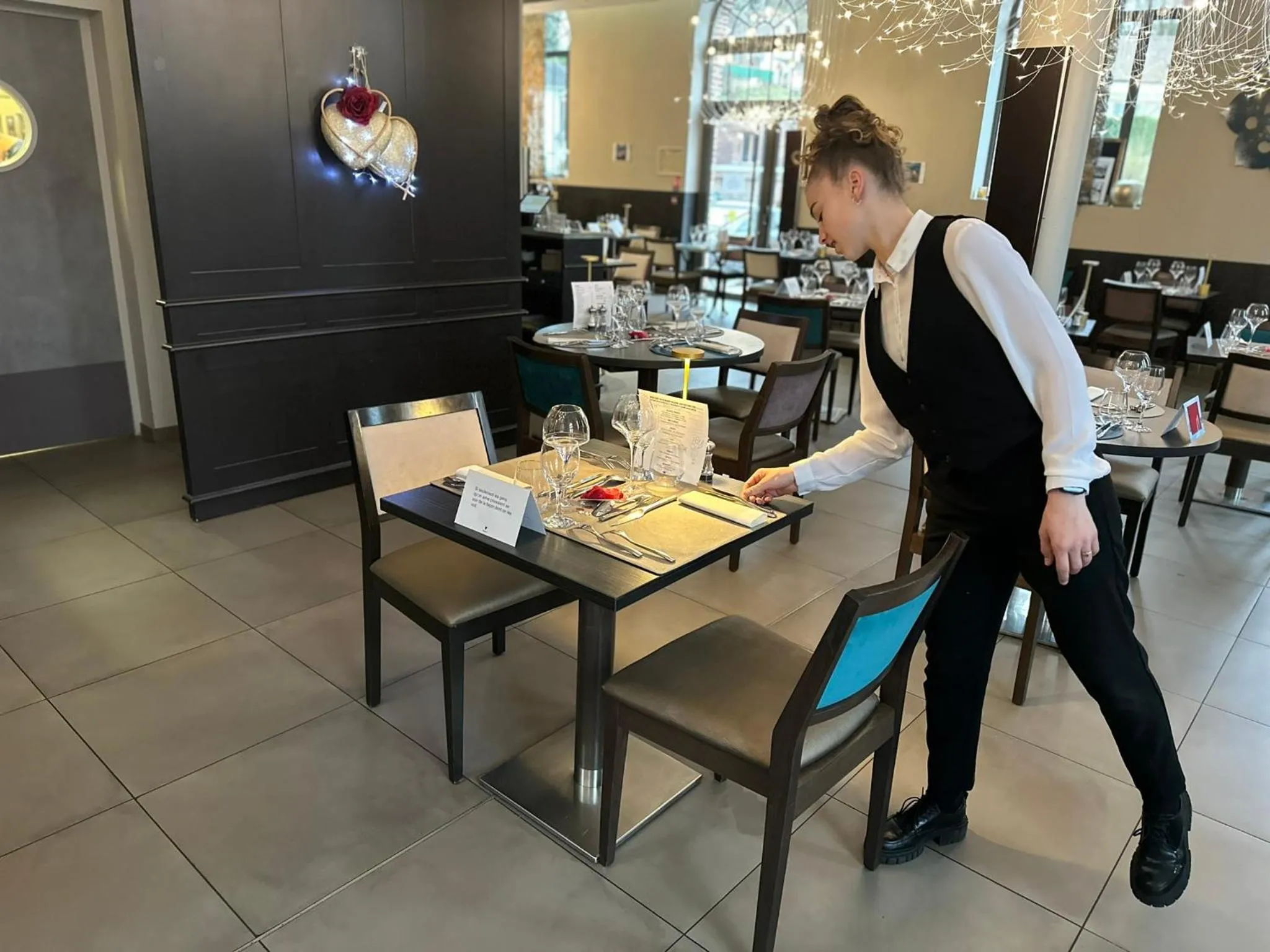 Restaurant/places to eat in Hôtel de la Tabletterie