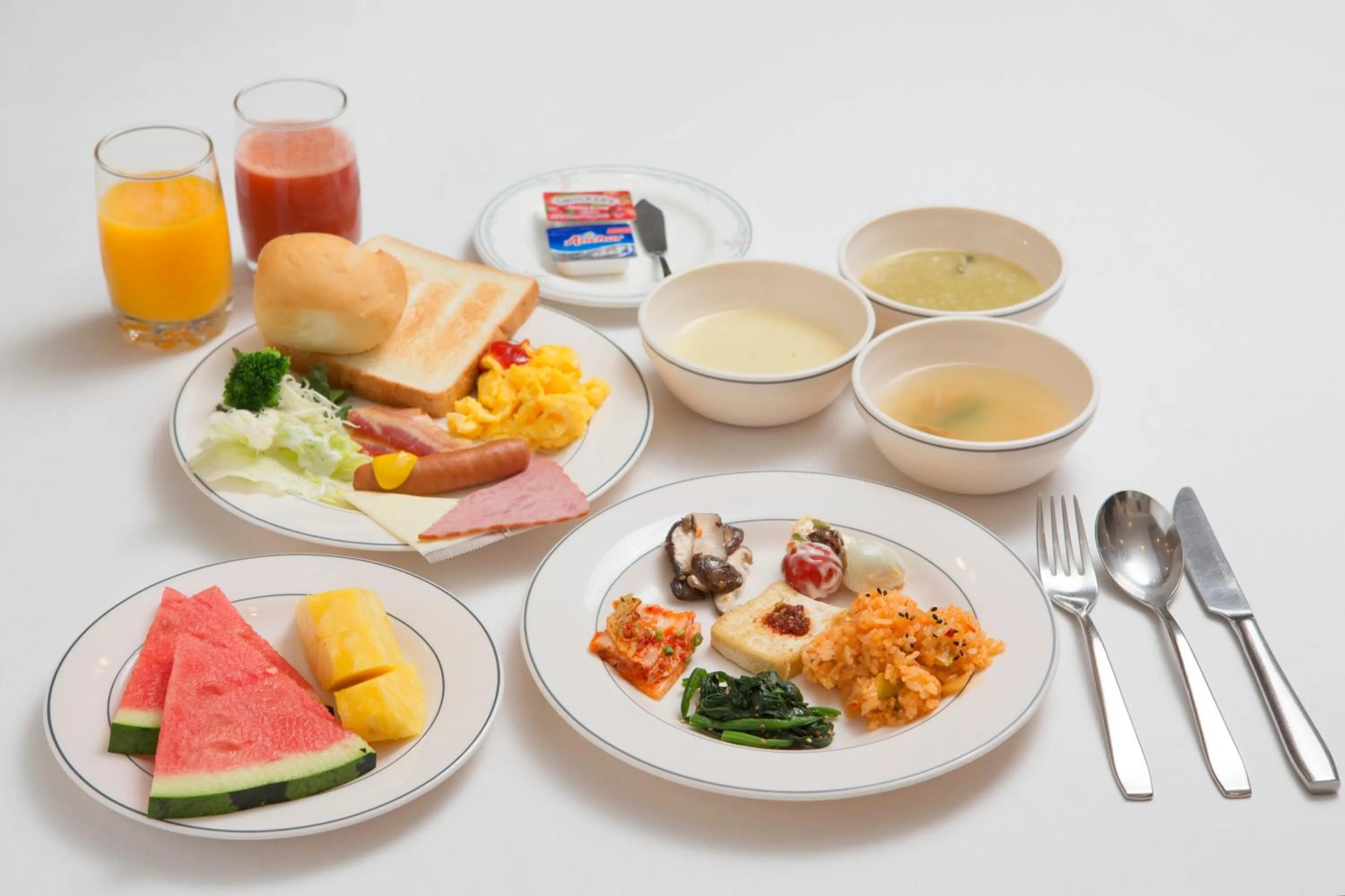 Buffet breakfast in Libero Hotel