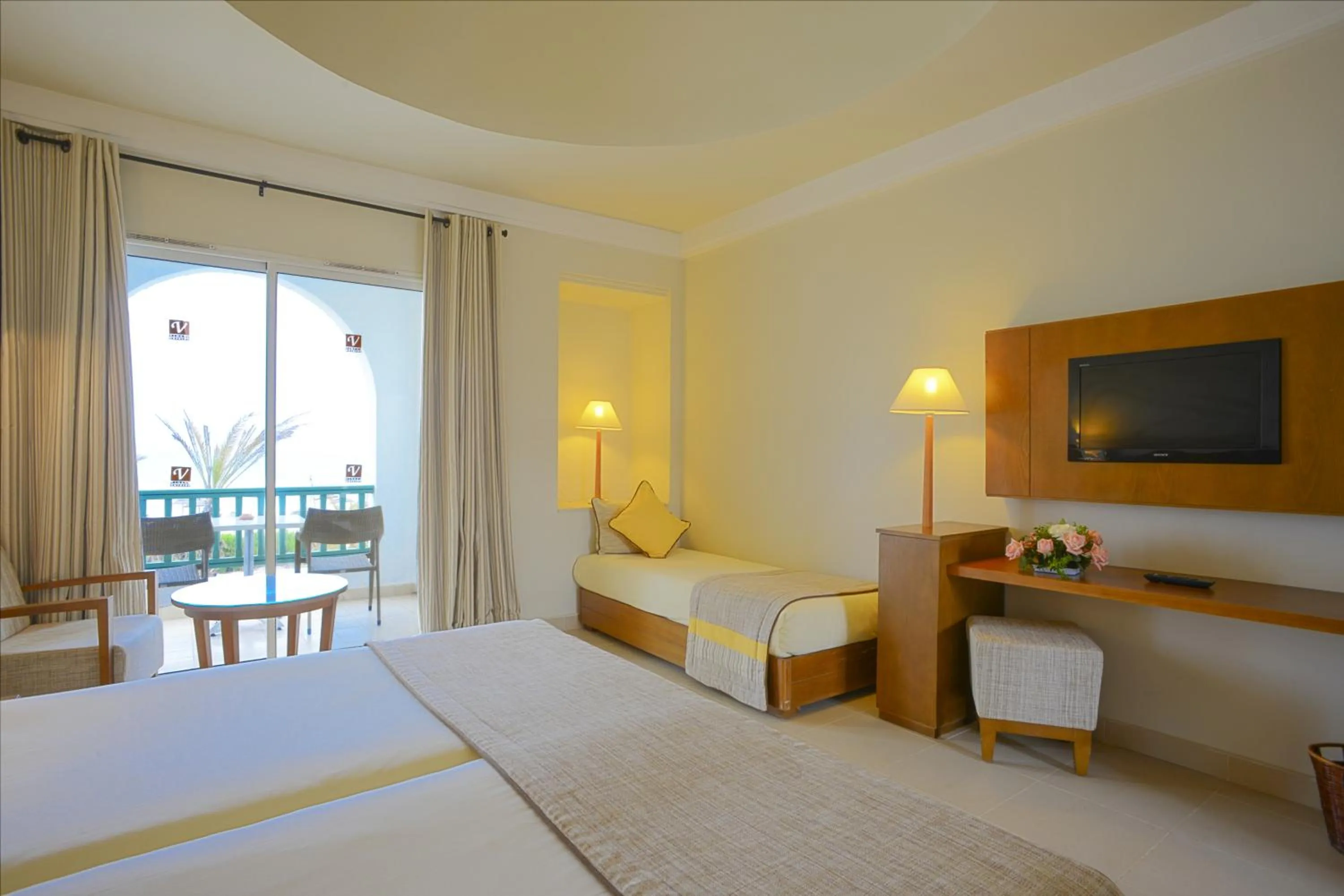 Bed in Vincci Helios Beach