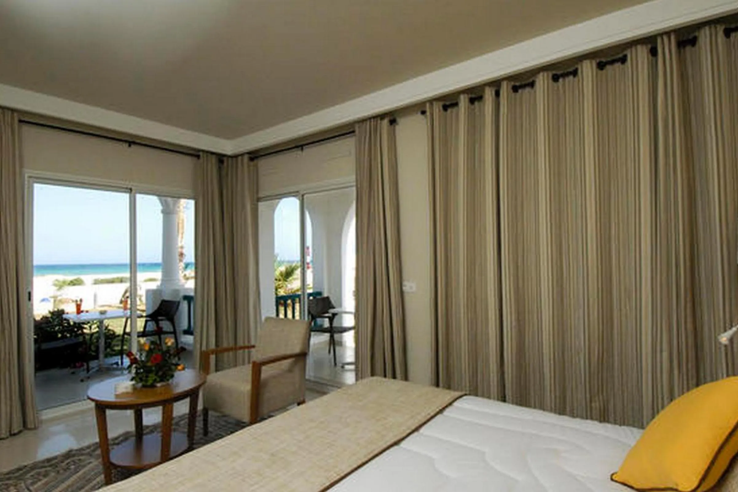 Bed in Vincci Helios Beach