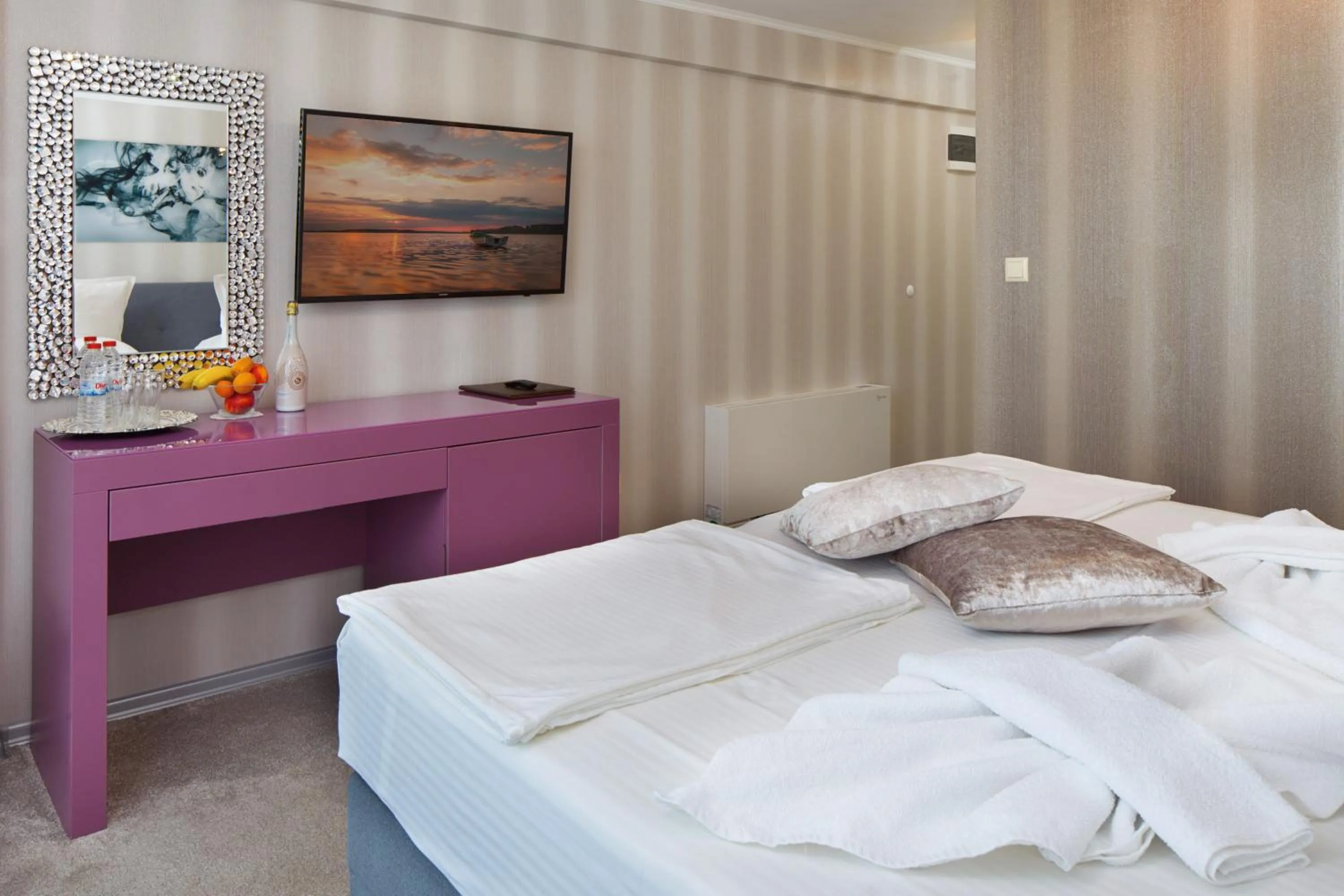 Photo of the whole room, Bed in Villa Elea