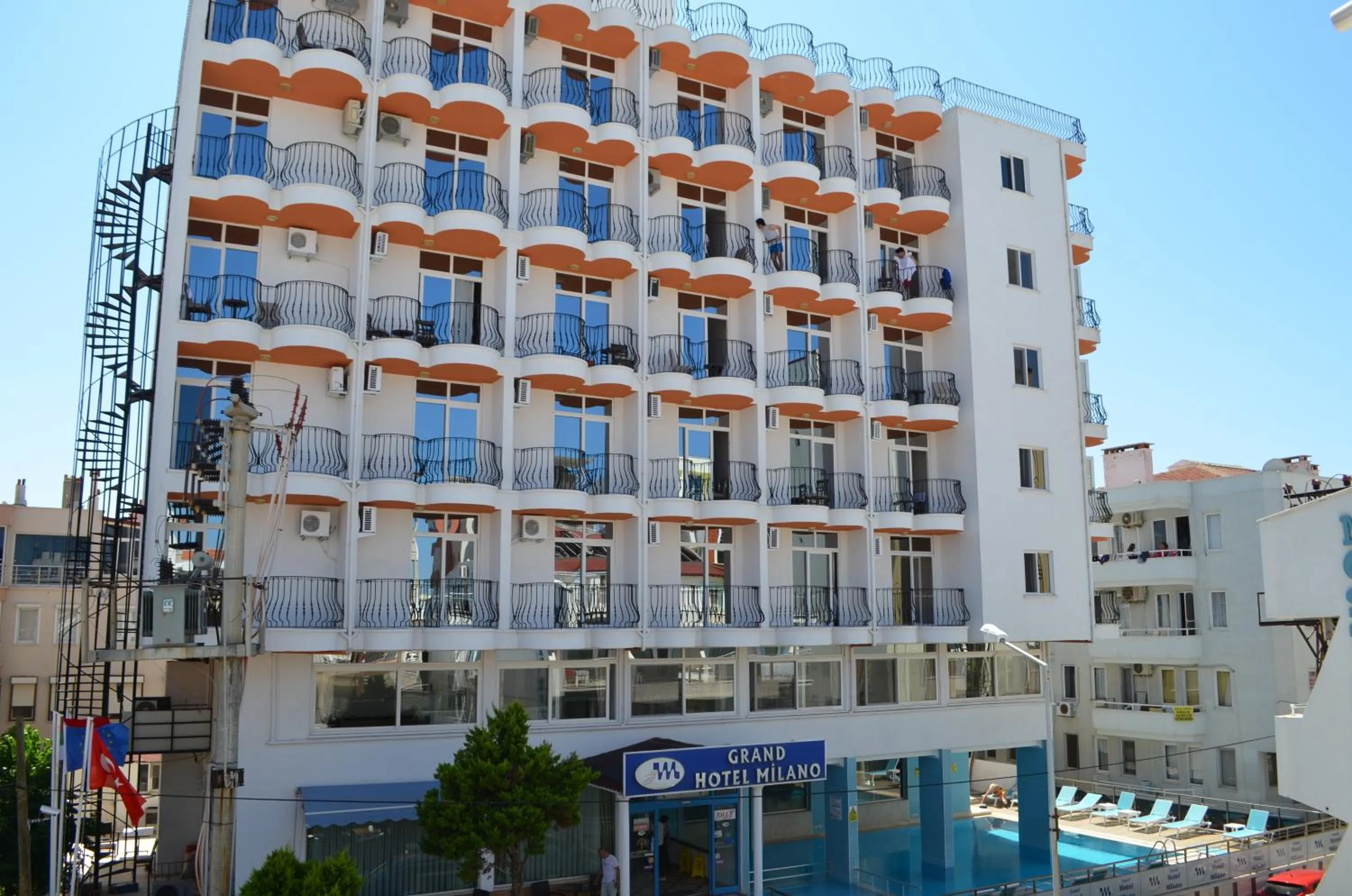 Facade/entrance in Grand Milano Hotel