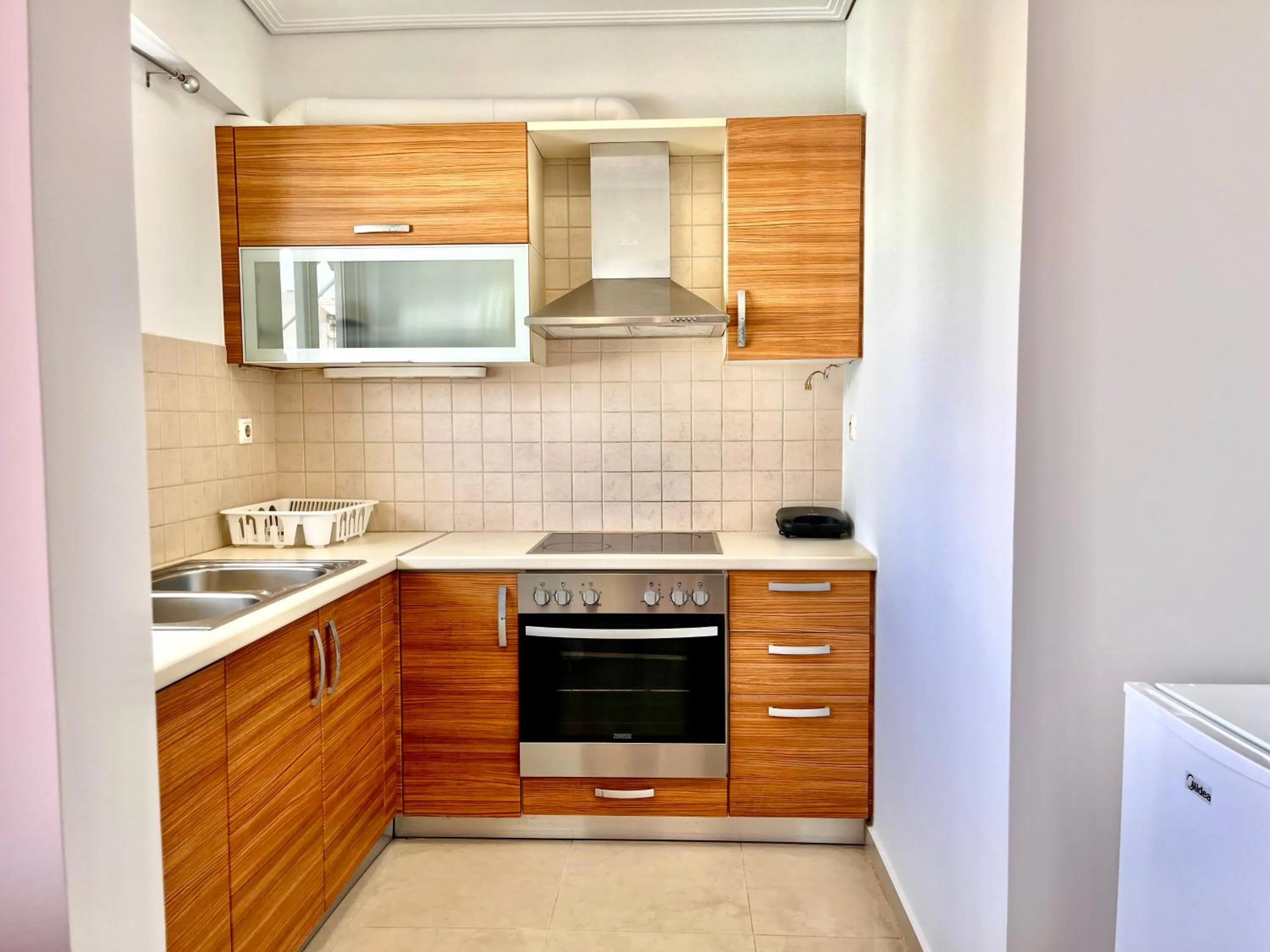 Kitchen or kitchenette in Elvita Apartments 2