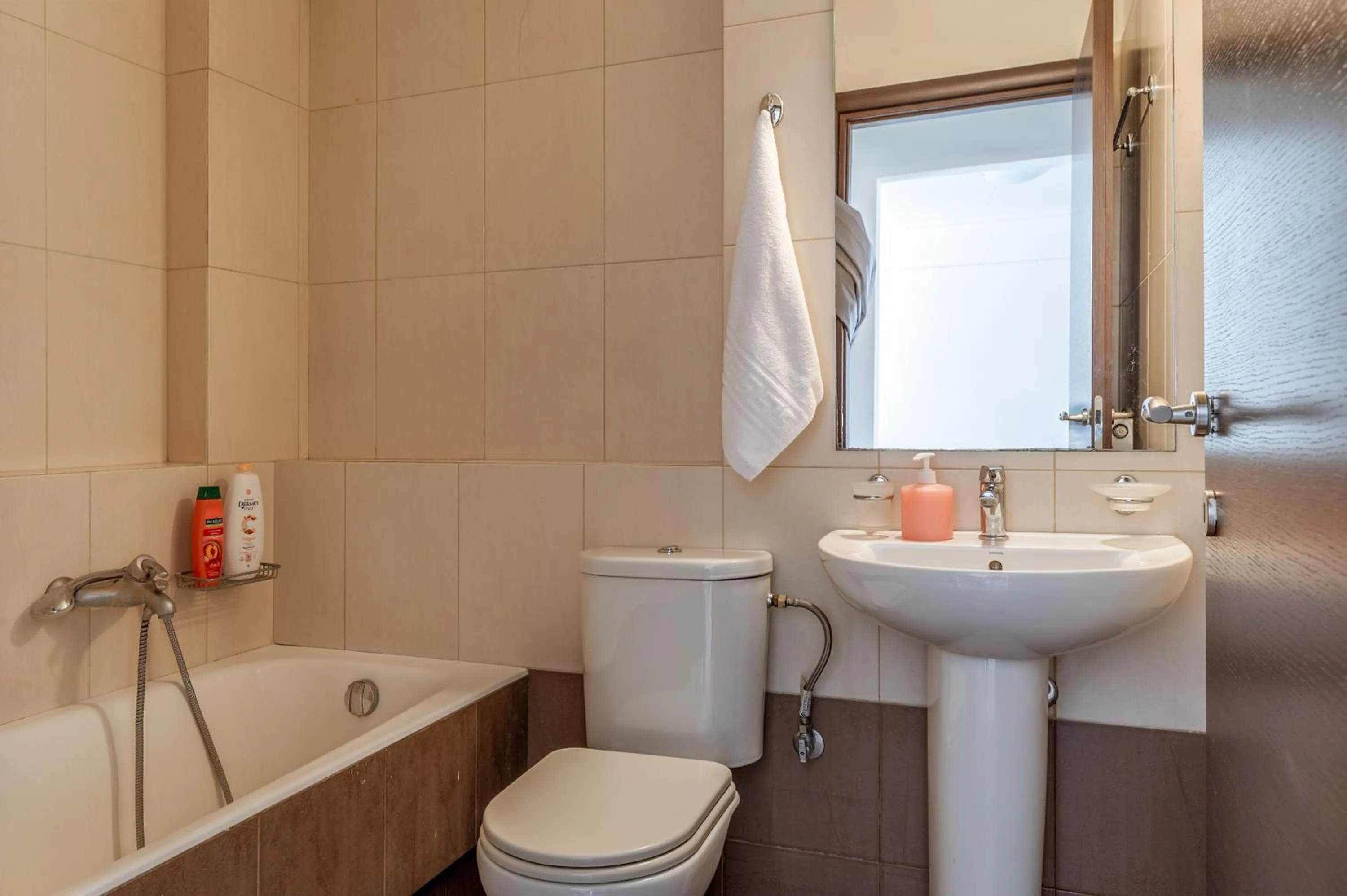 Bathroom in Elvita Apartments 2