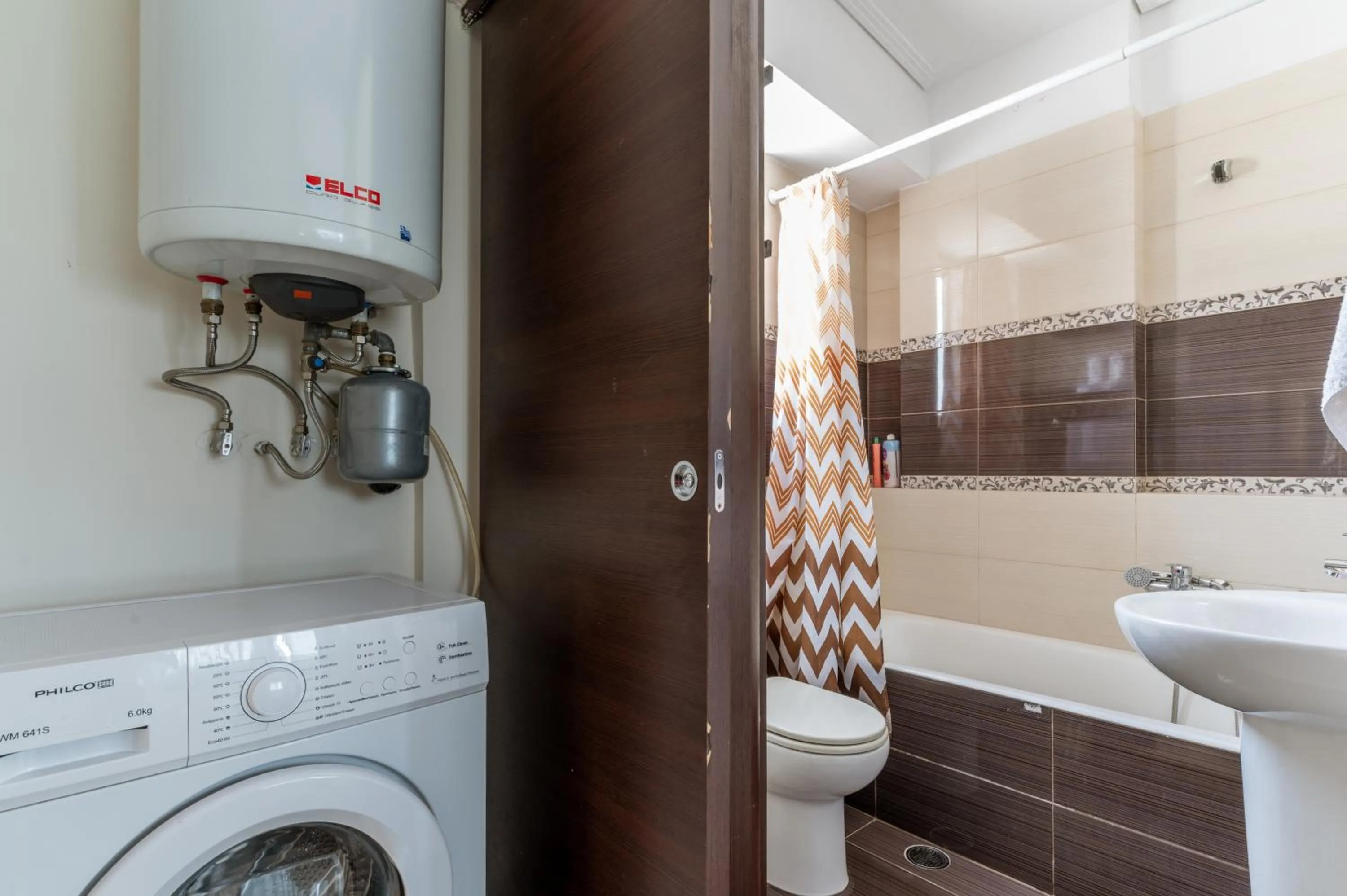 Toilet in Elvita Apartments 2