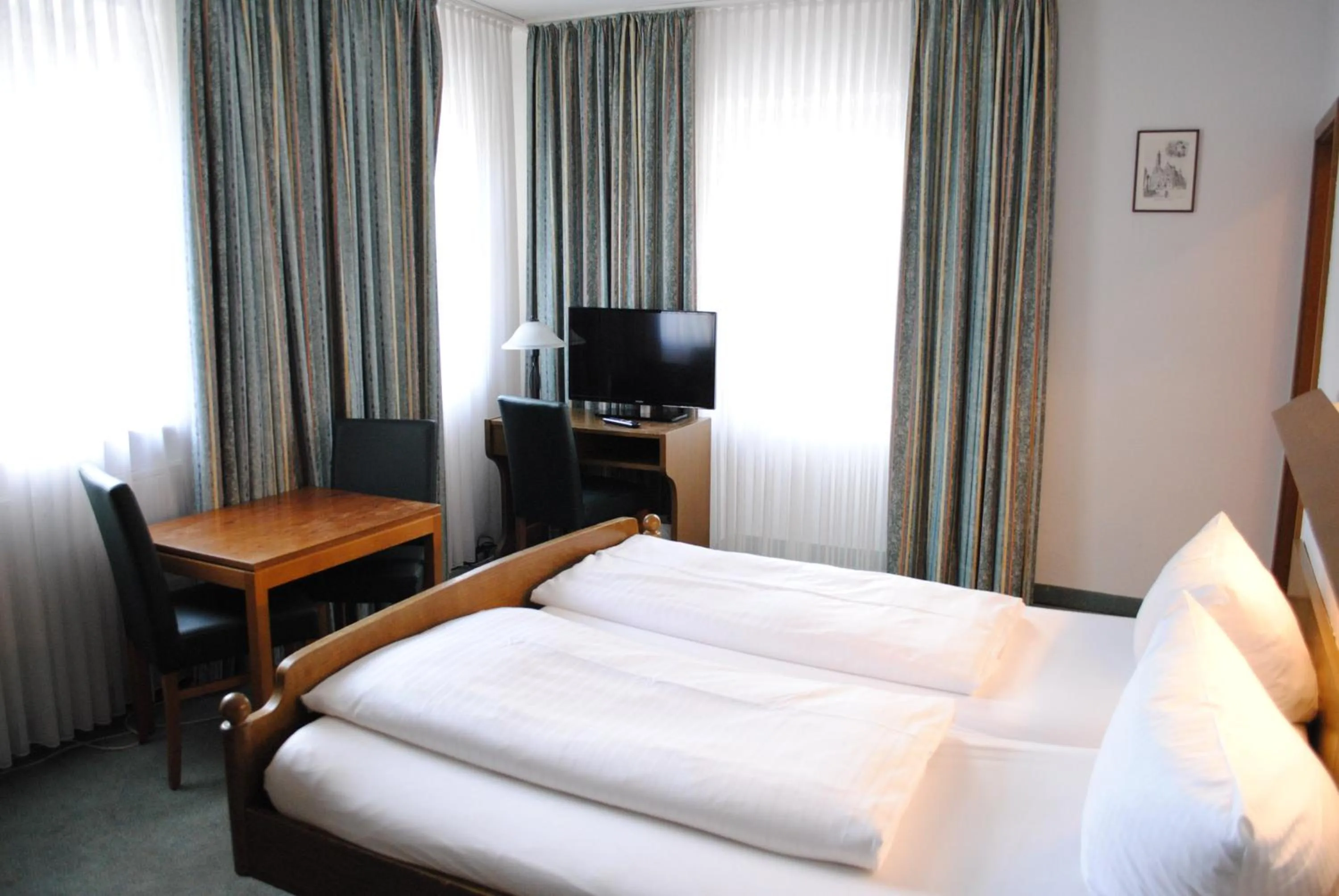 Bedroom, Bed in Hotel & Café Göller