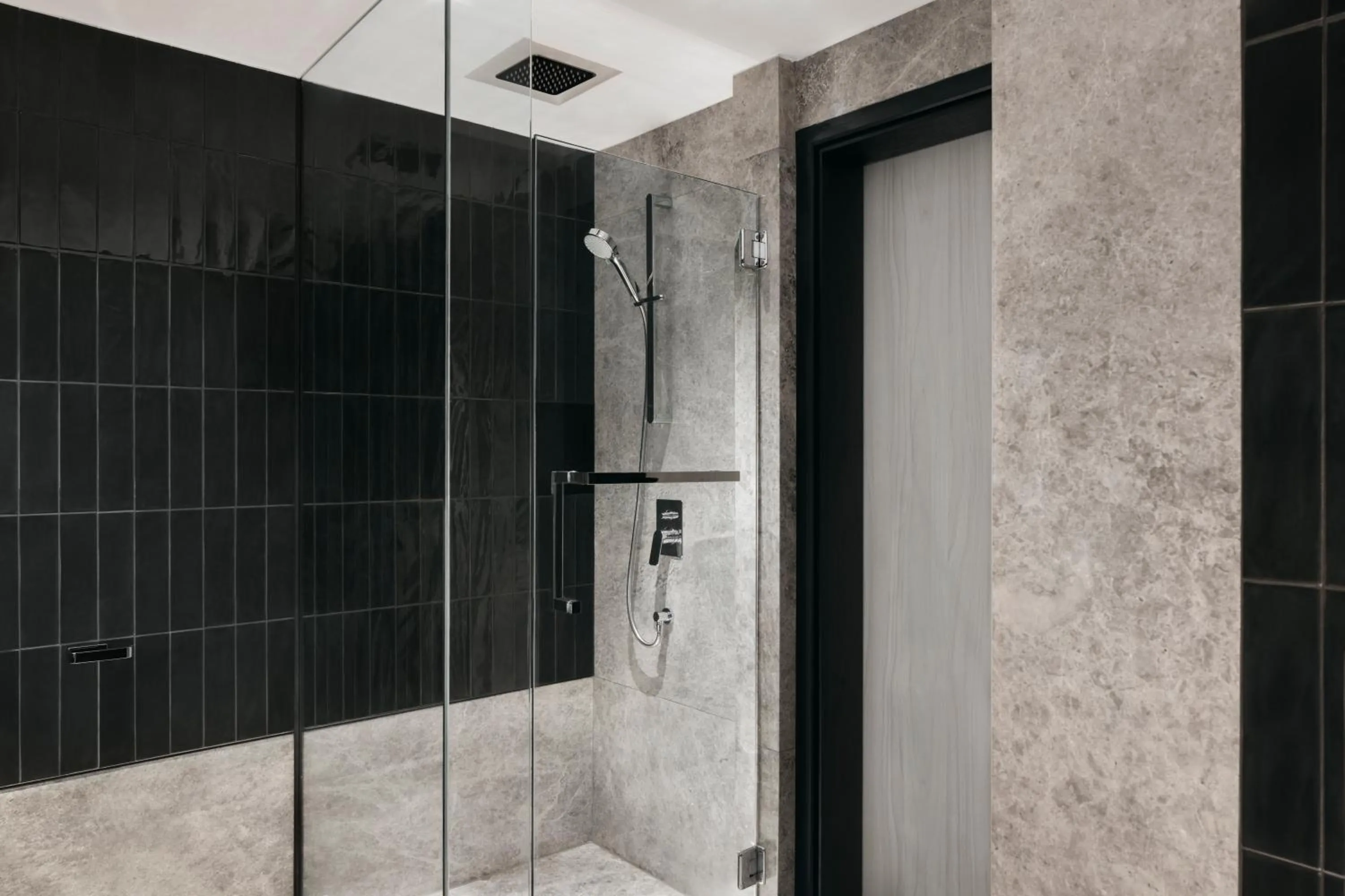 Shower in Hilton Singapore Orchard