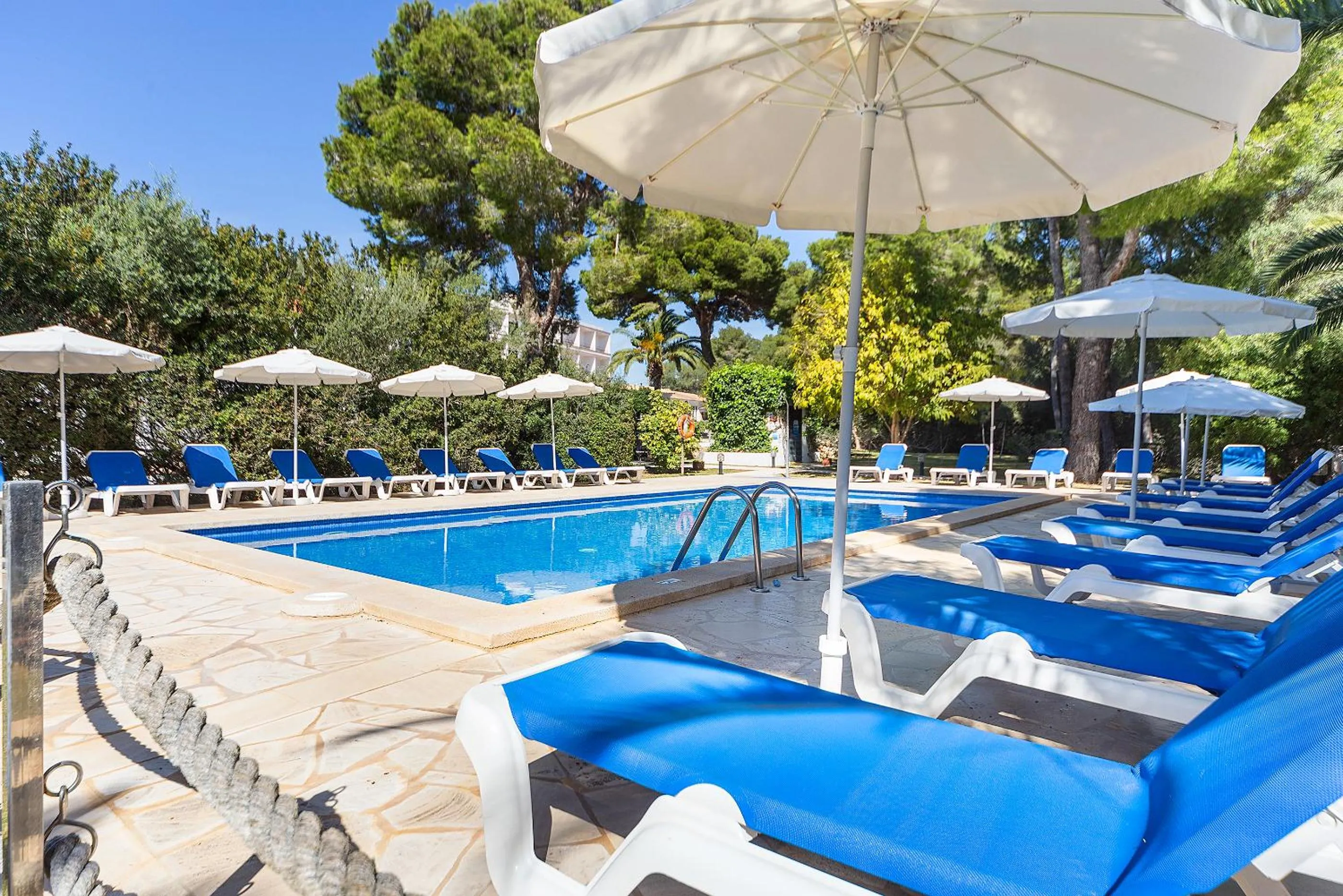 Swimming pool in Hotel Cala Murada
