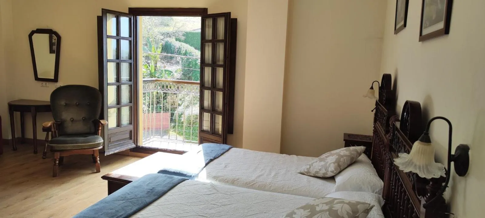 Classic Quadruple Room in El Mirador de Deva