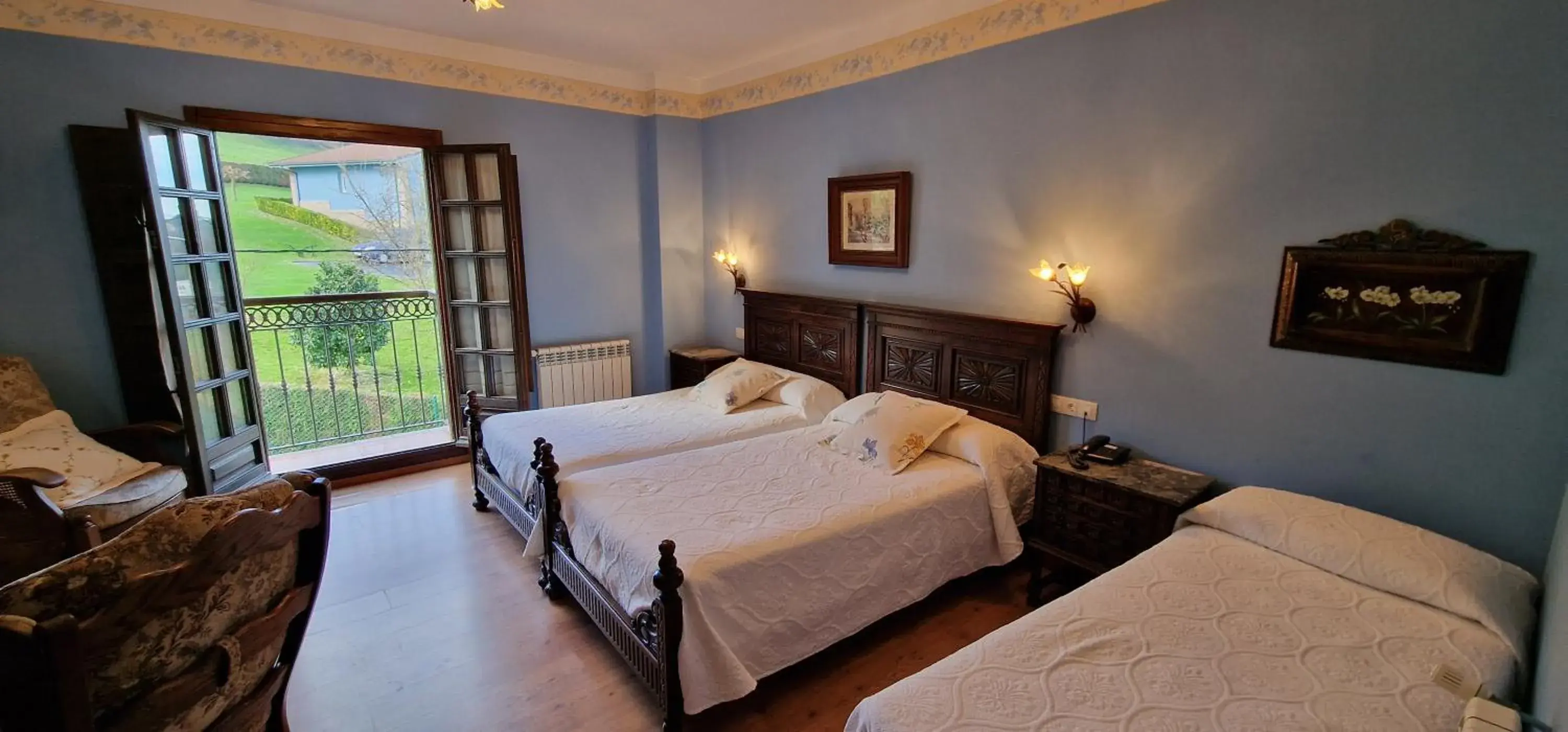 Twin Room with Extra Bed in El Mirador de Deva Twin Room with Extra Bed in El Mirador de Deva