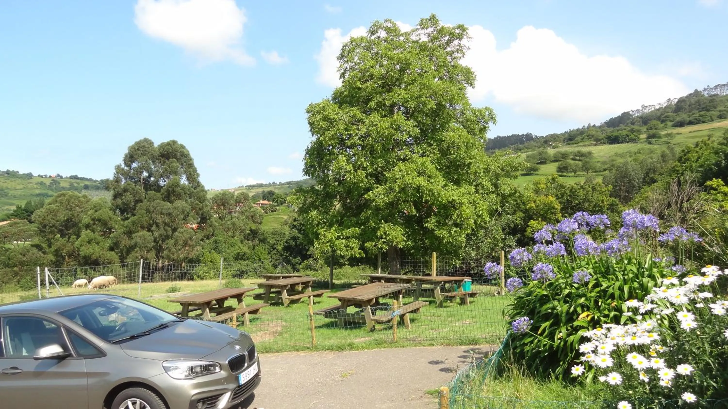 Property building in El Mirador de Deva