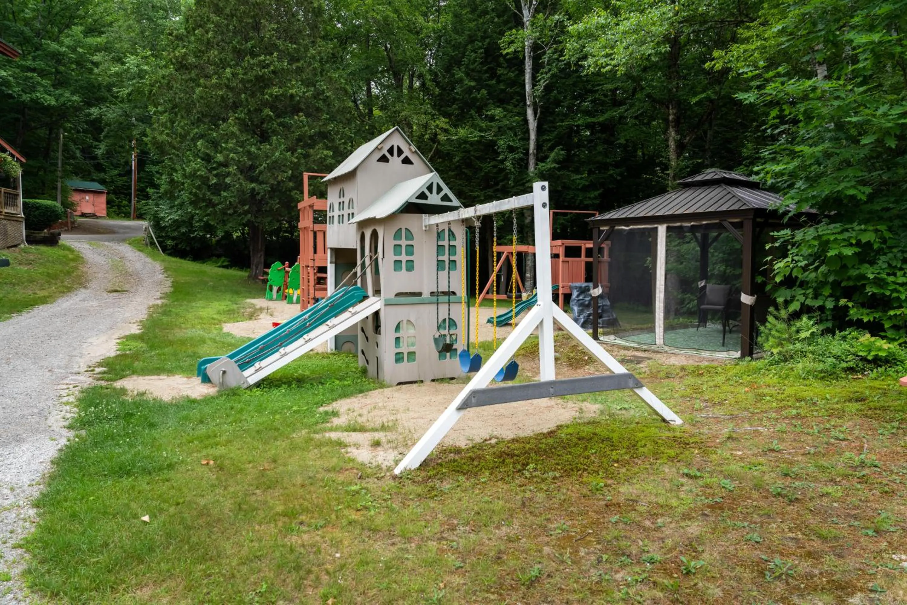 Children play ground in Evergreen Valley Inn