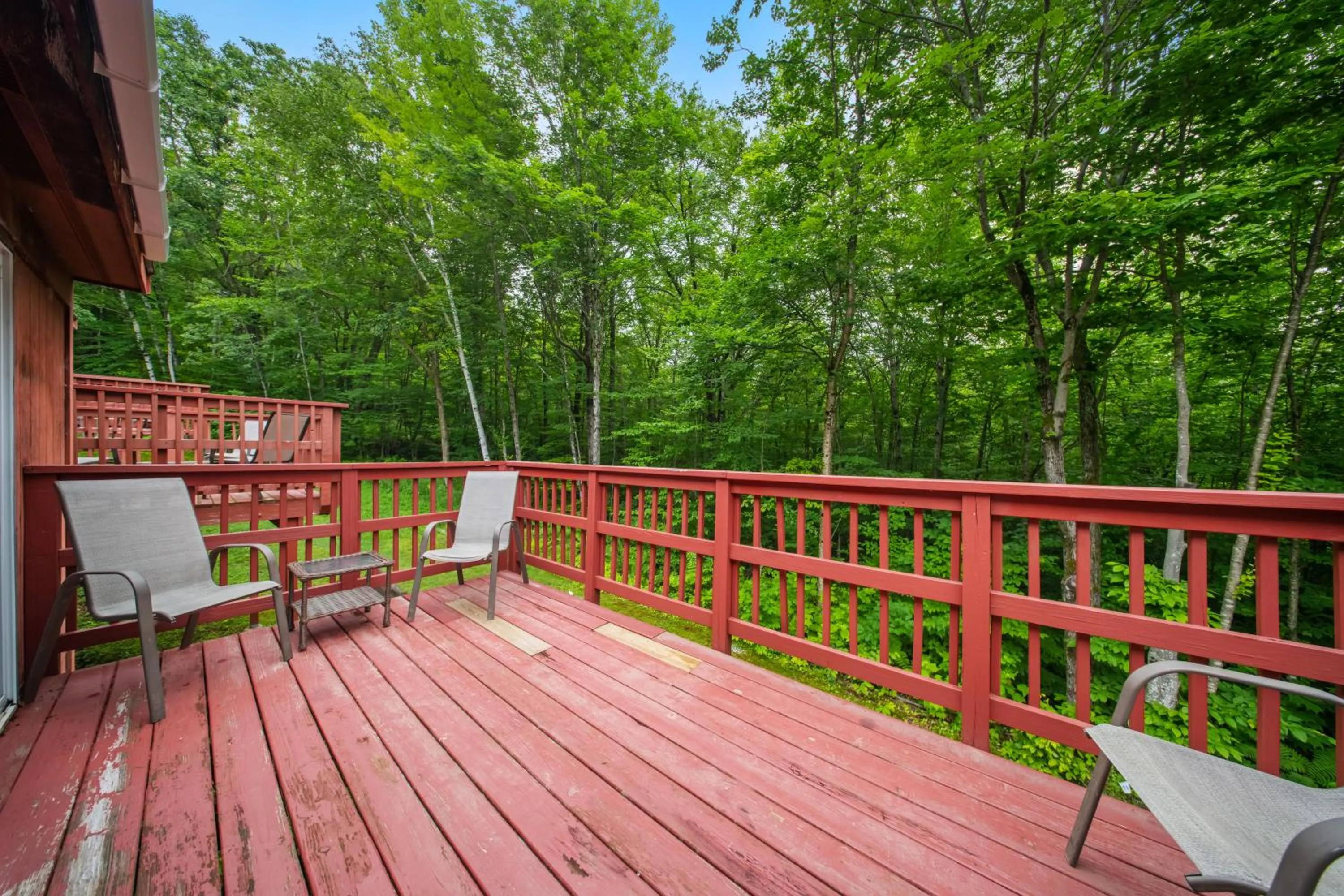 Balcony/Terrace in Evergreen Valley Inn