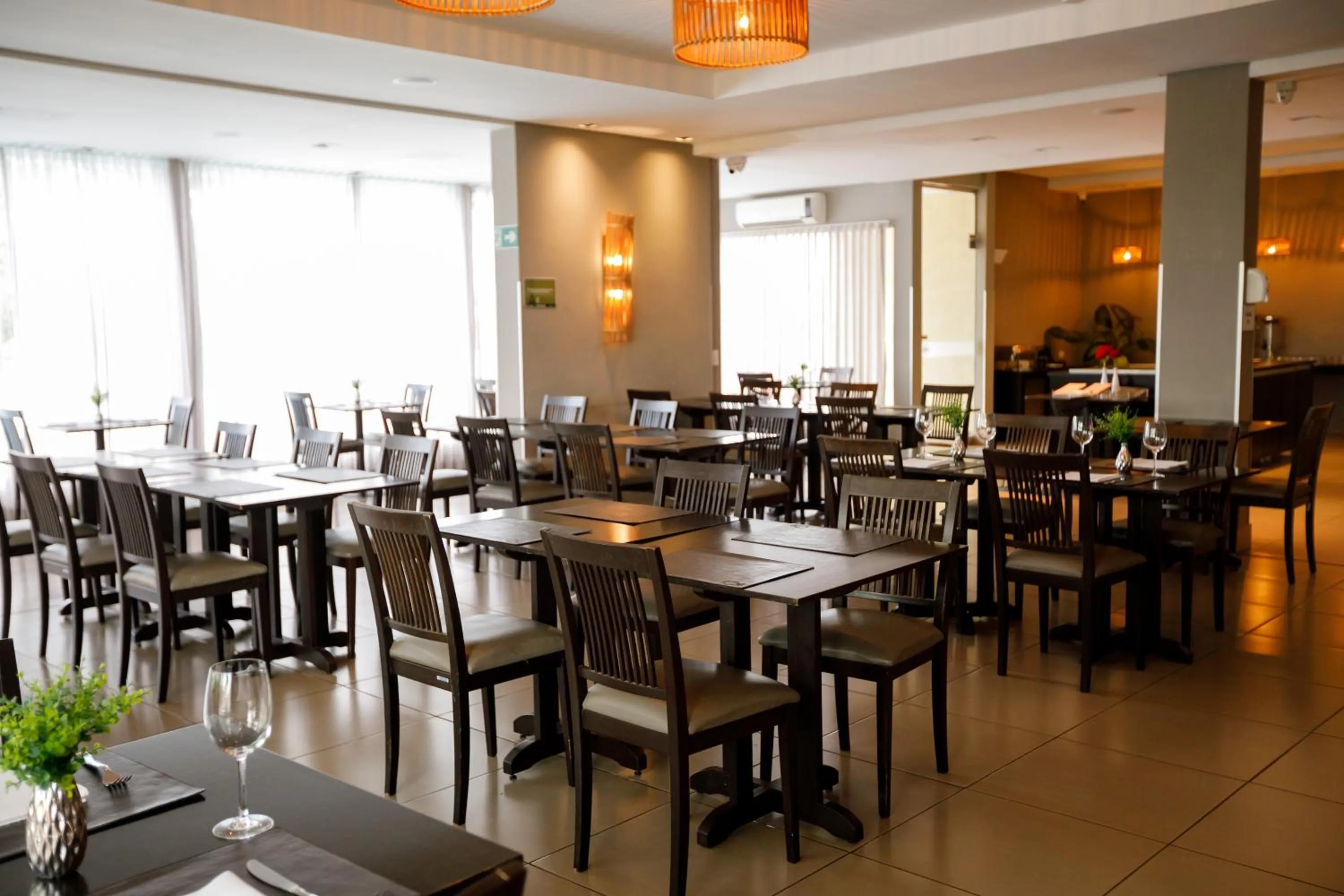 Restaurant/places to eat in Comfort Suites Londrina