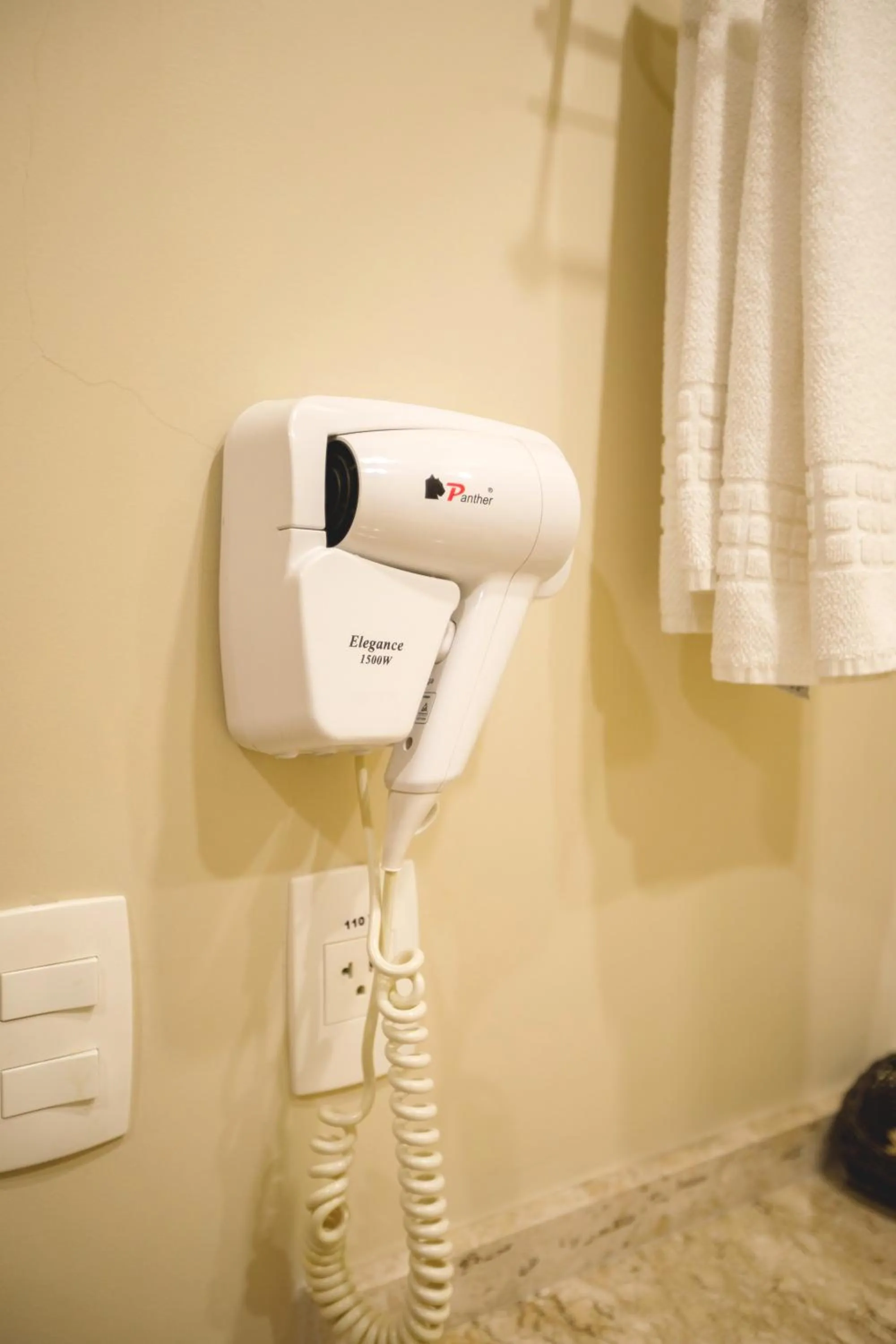 Bathroom in Comfort Suites Londrina