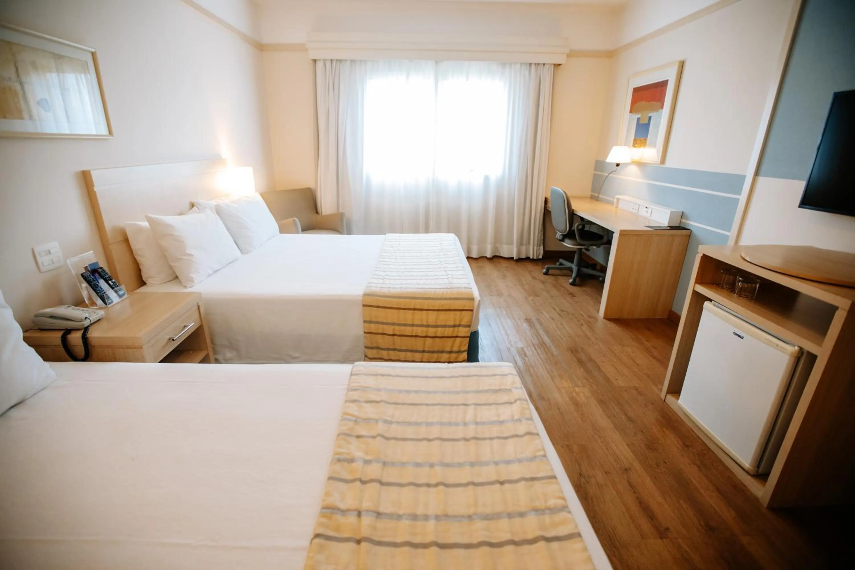 Bedroom, Bed in Comfort Suites Londrina