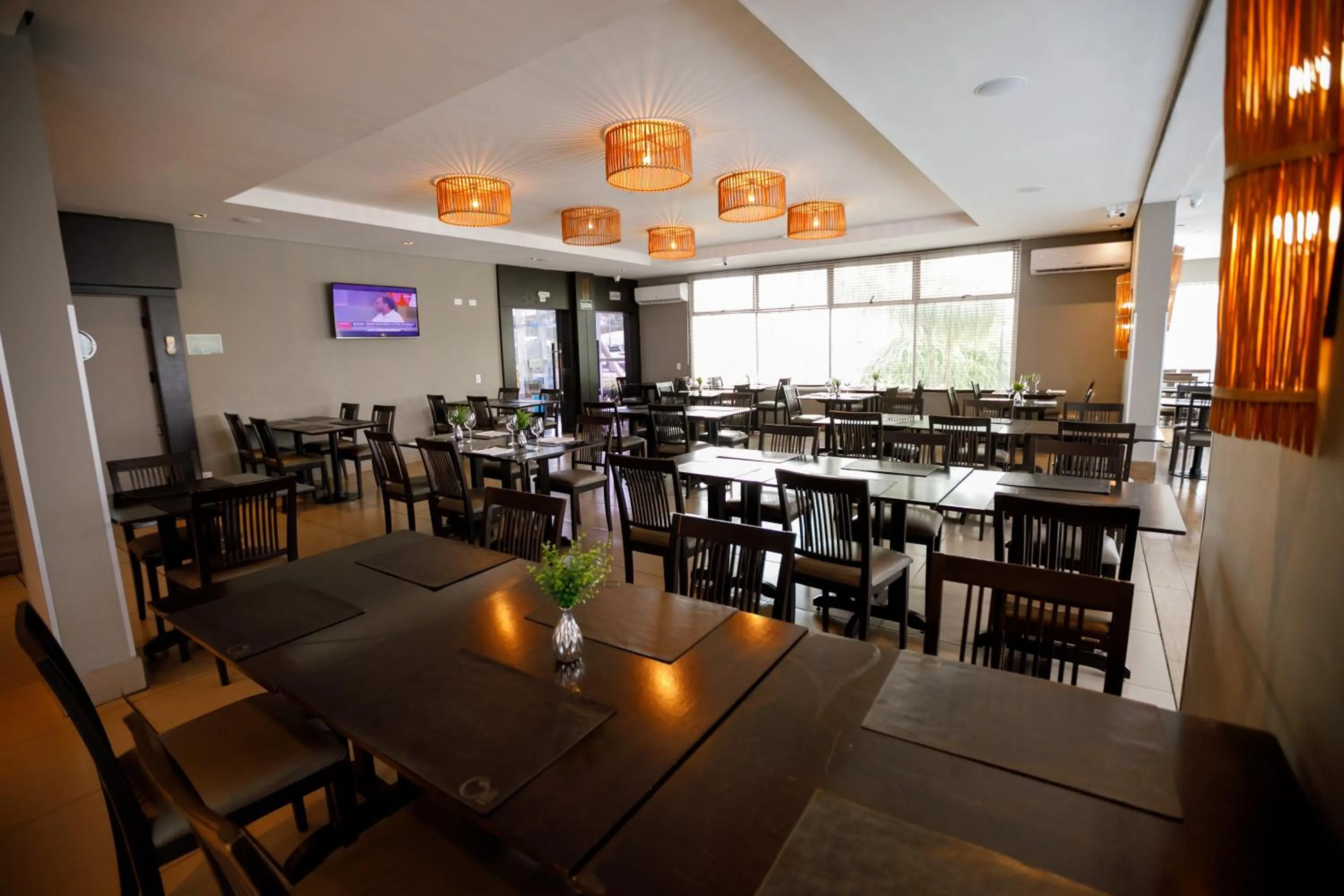 Restaurant/places to eat in Comfort Suites Londrina