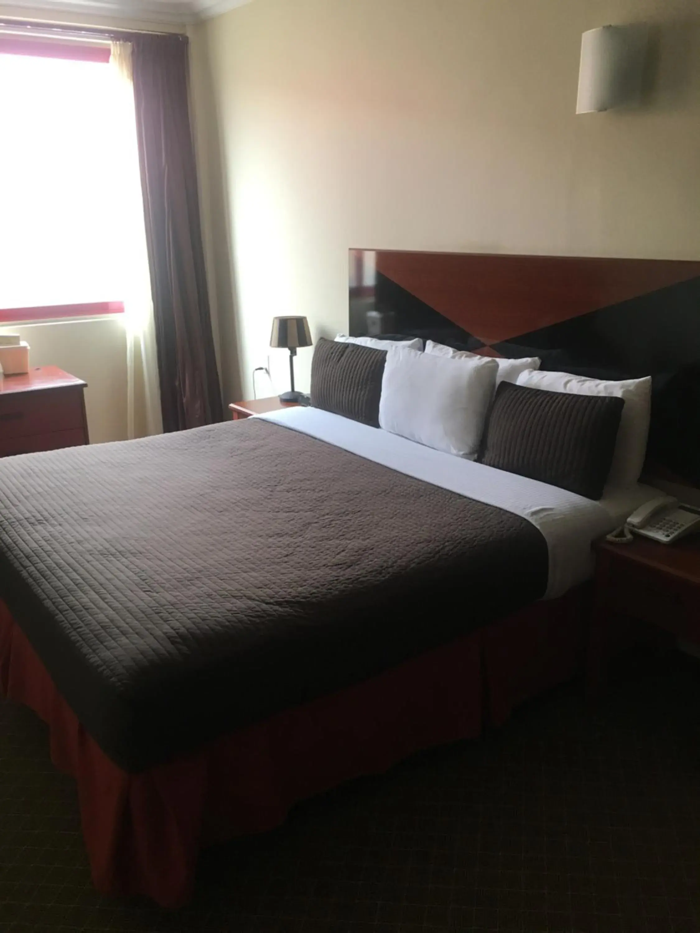 Standard King Room in Hotel Elegance NV Standard King Room in Hotel Elegance NV