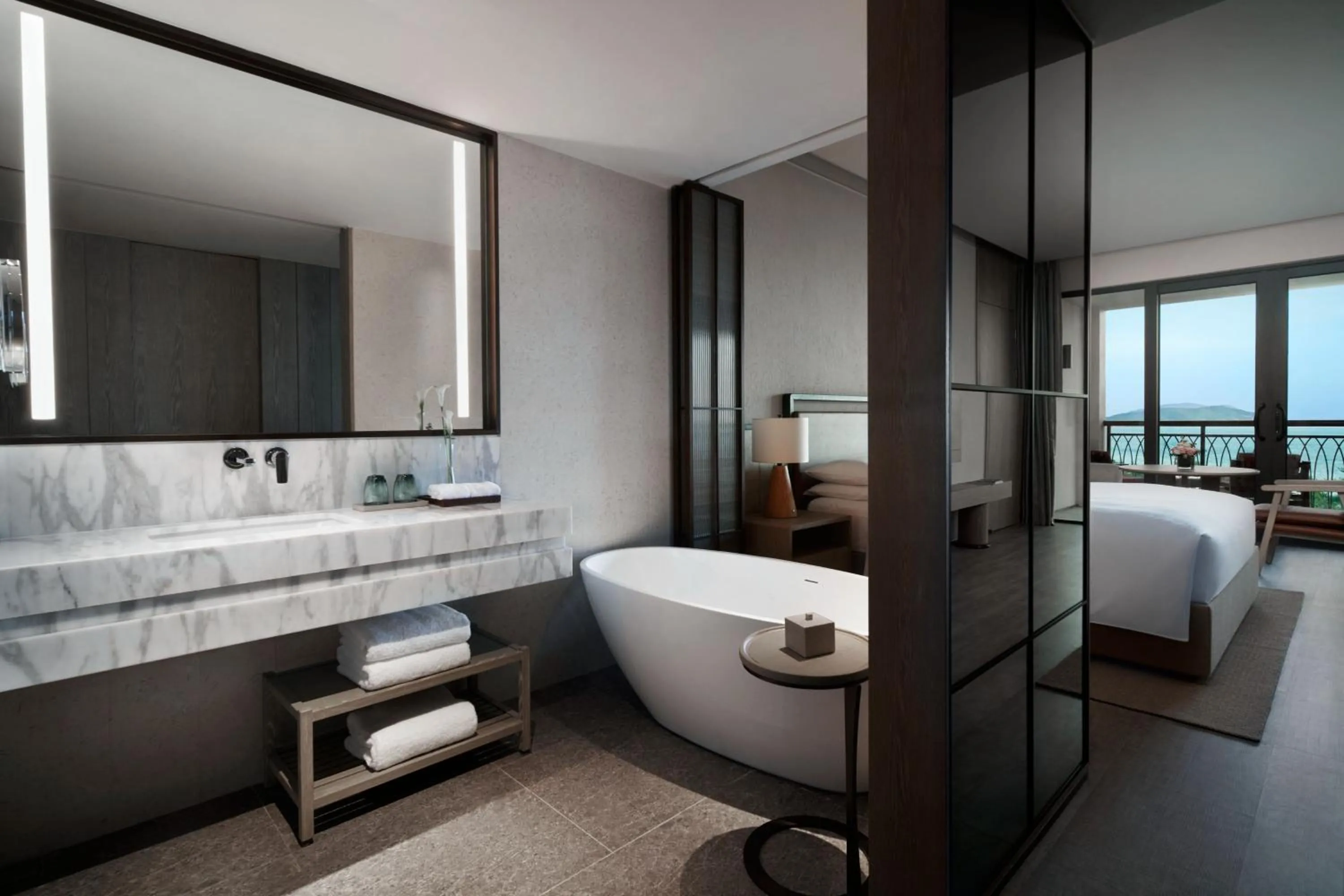 Bathroom, Bed in Sanya Marriott Yalong Bay Resort & Spa