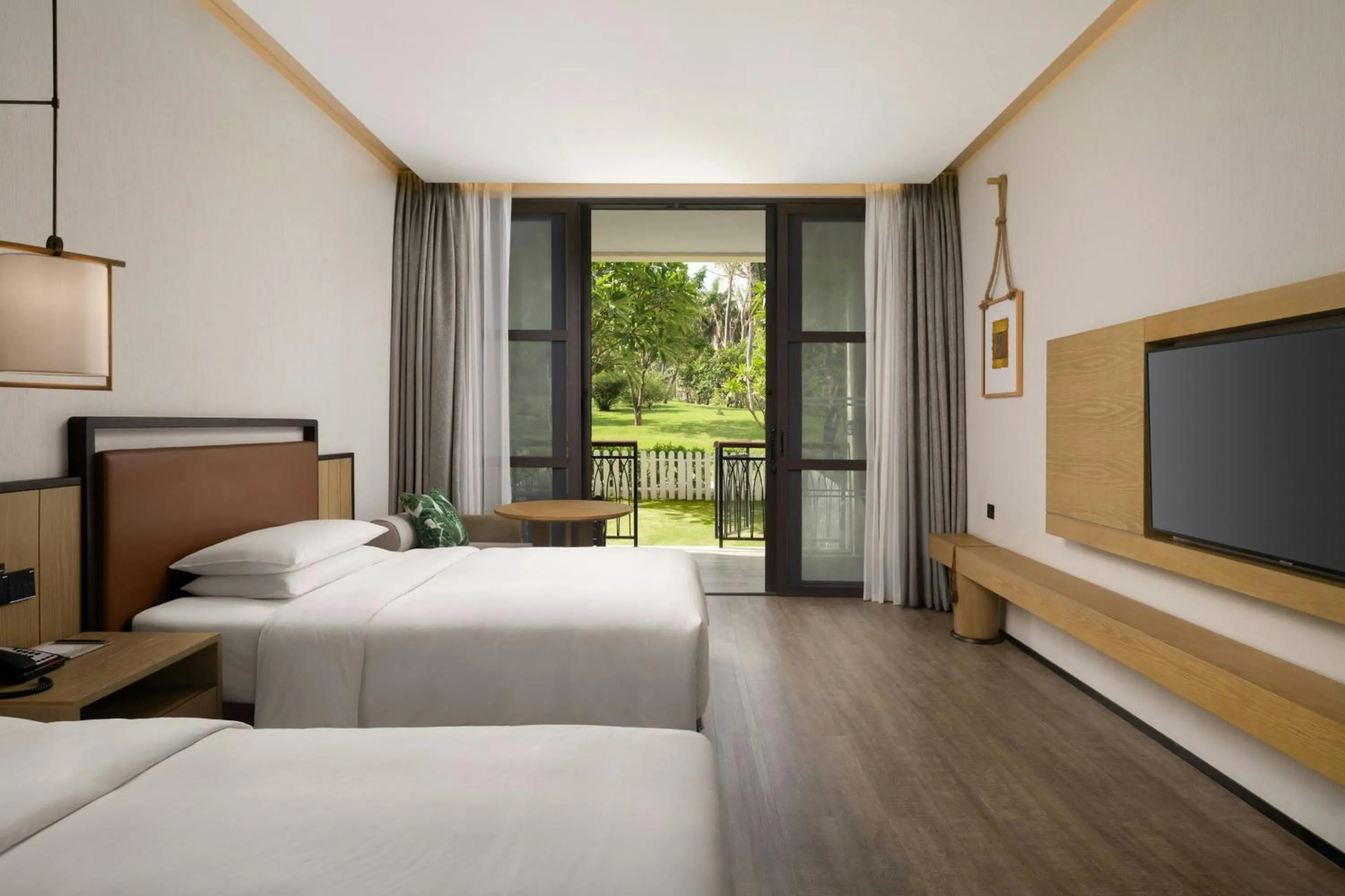 Photo of the whole room, Bed in Sanya Marriott Yalong Bay Resort & Spa