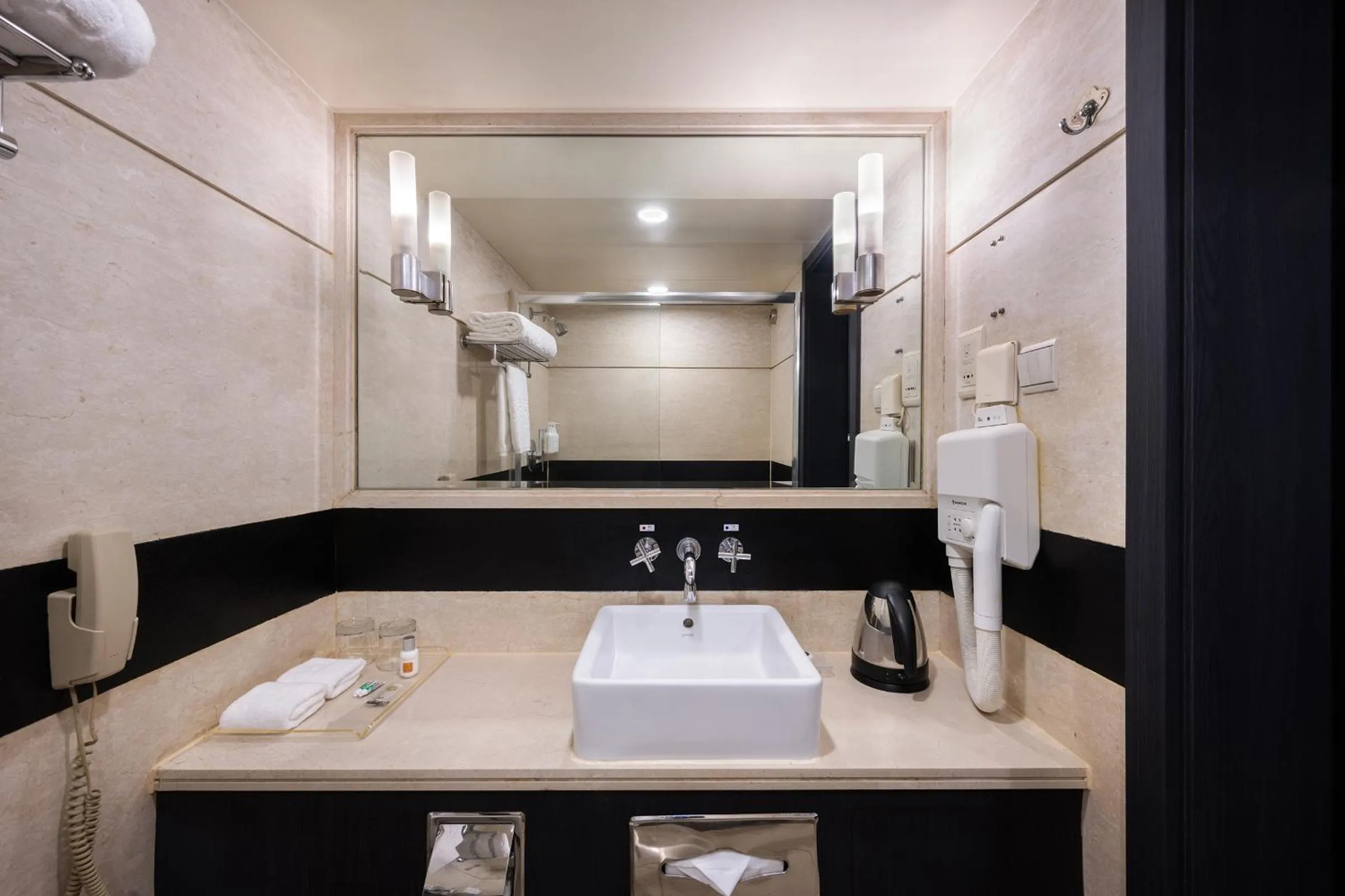 Bathroom in Sunworld Hotel Wangfujing