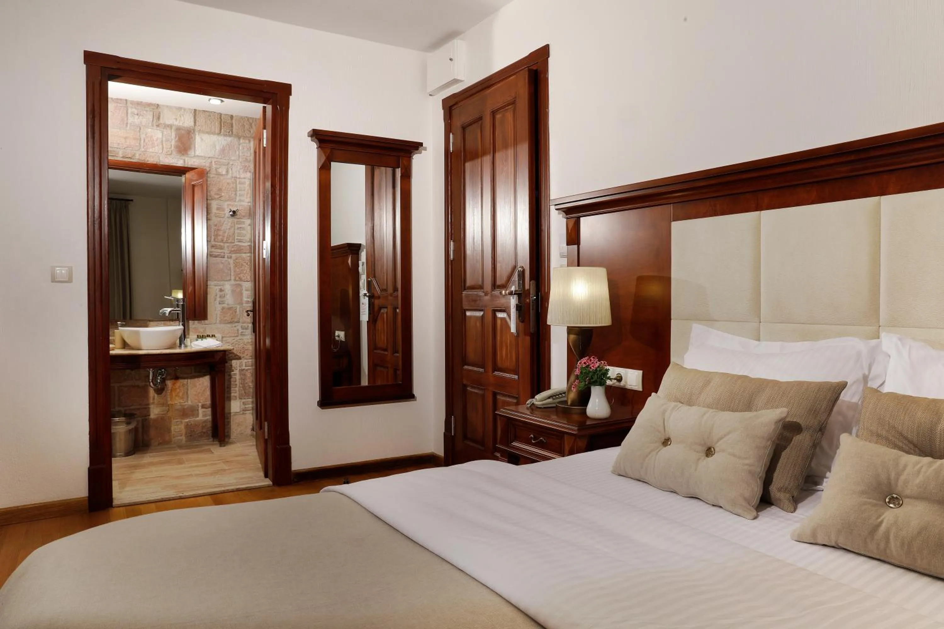 Bedroom in YundAntik Cunda Konaklari