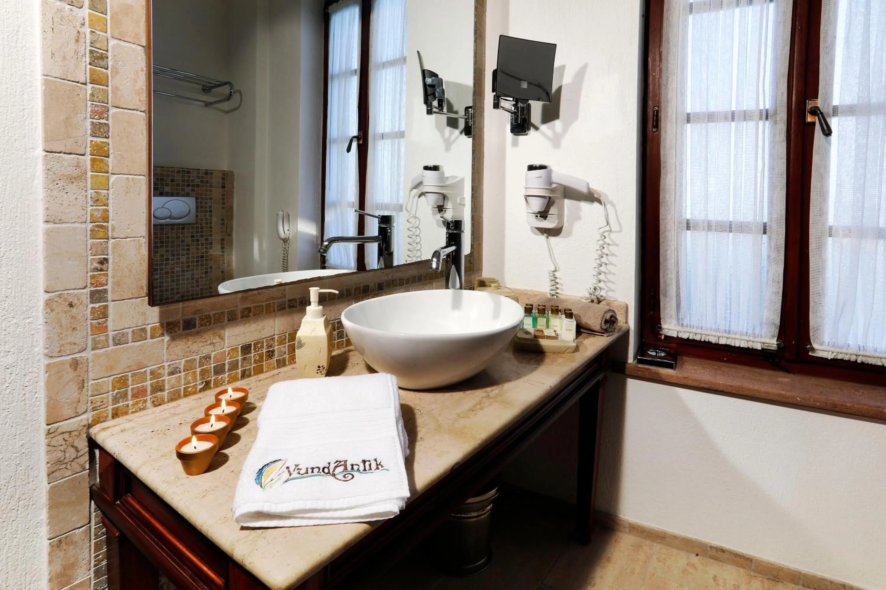 Bathroom in YundAntik Cunda Konaklari