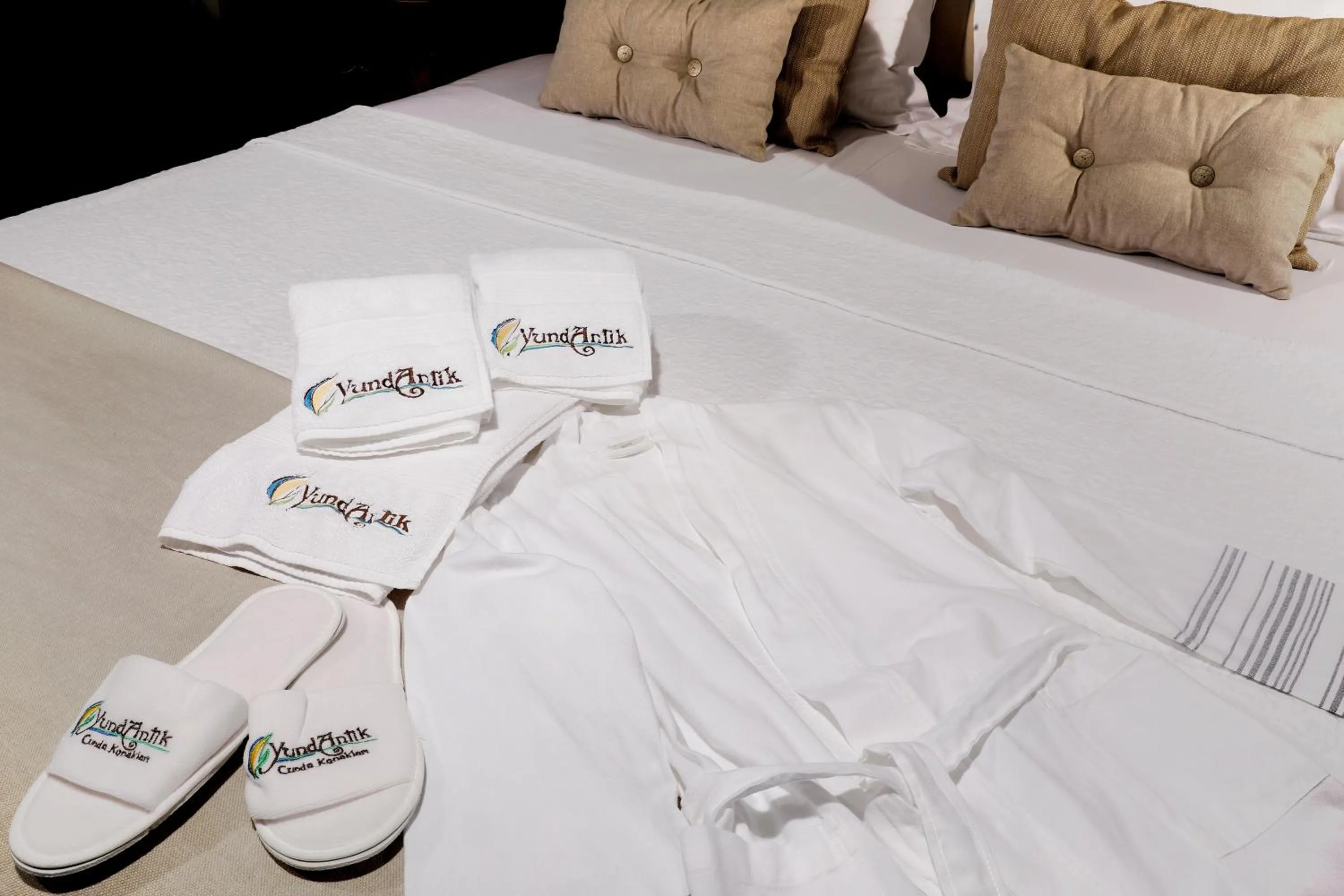 towels in YundAntik Cunda Konaklari