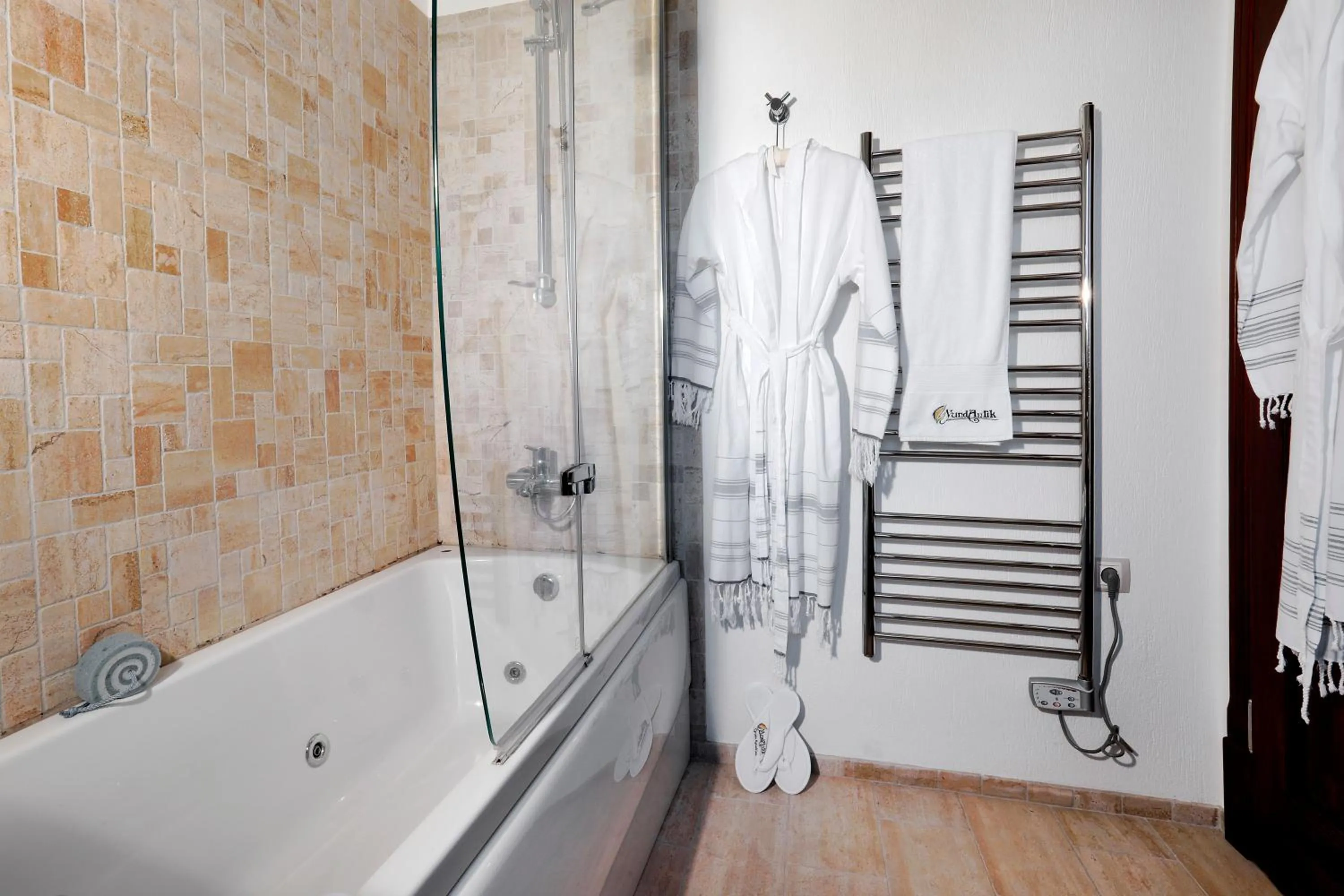 Bathroom in YundAntik Cunda Konaklari