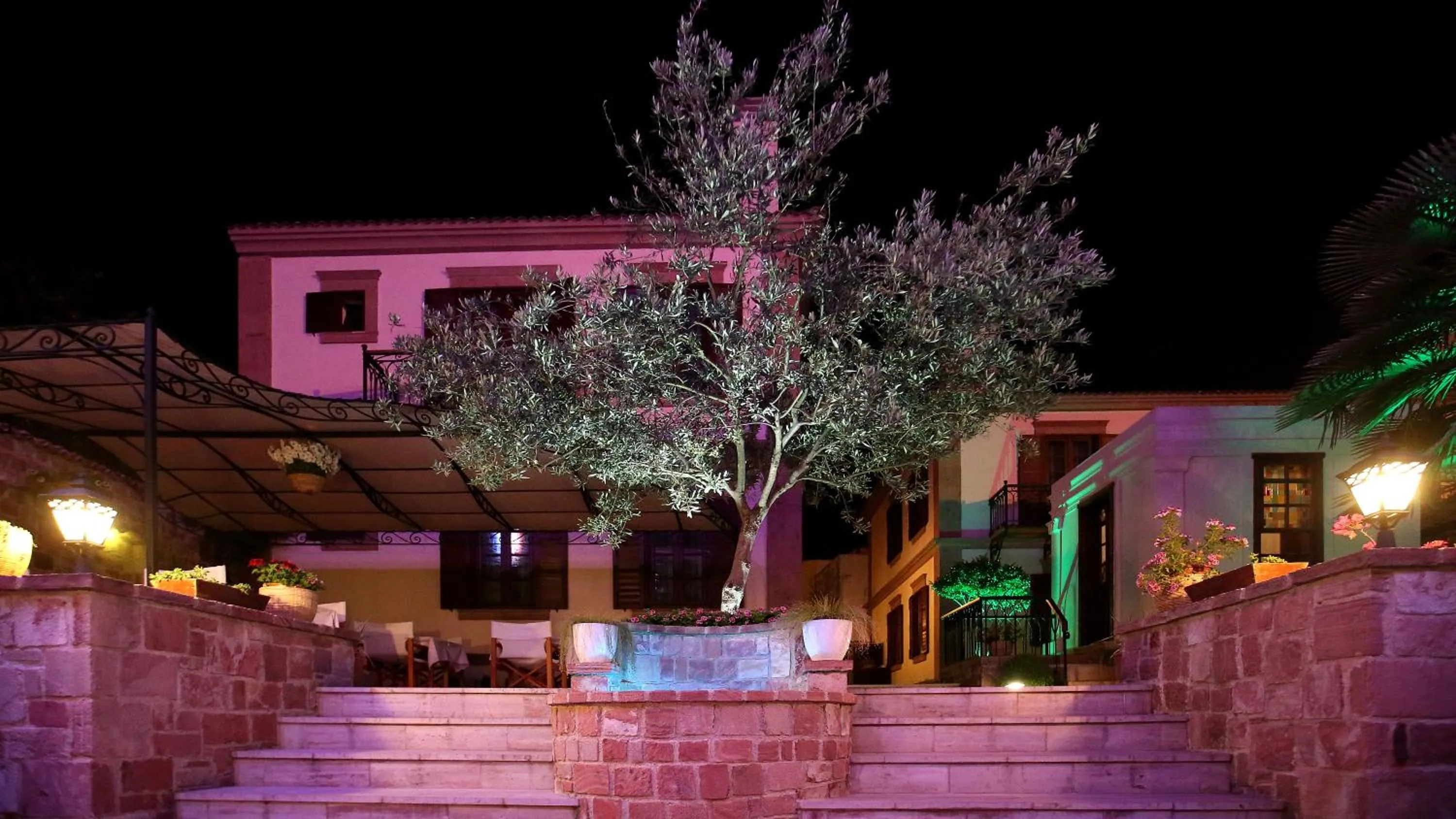 Property building in YundAntik Cunda Konaklari