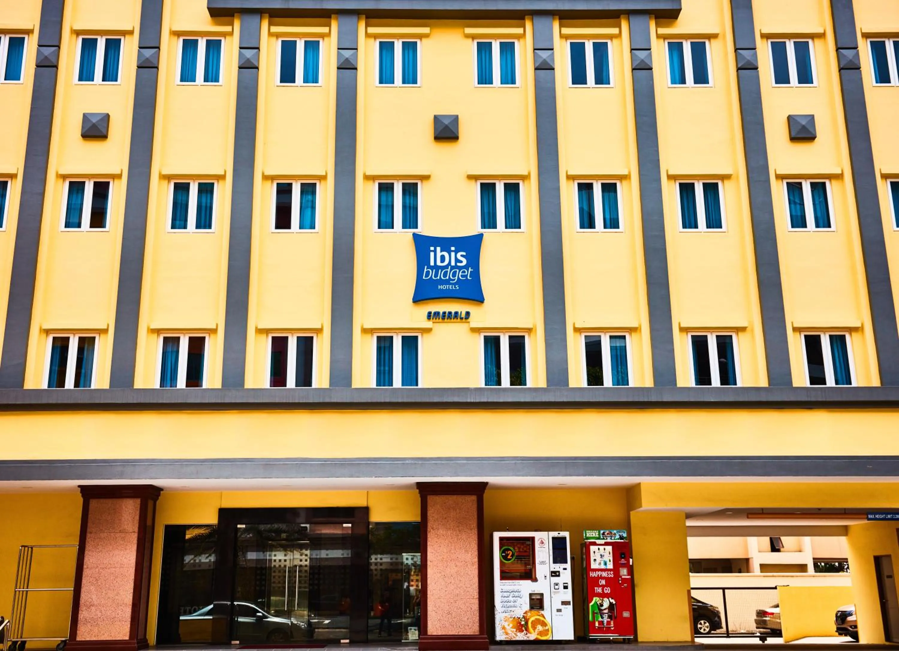 Property building in ibis budget Singapore Emerald