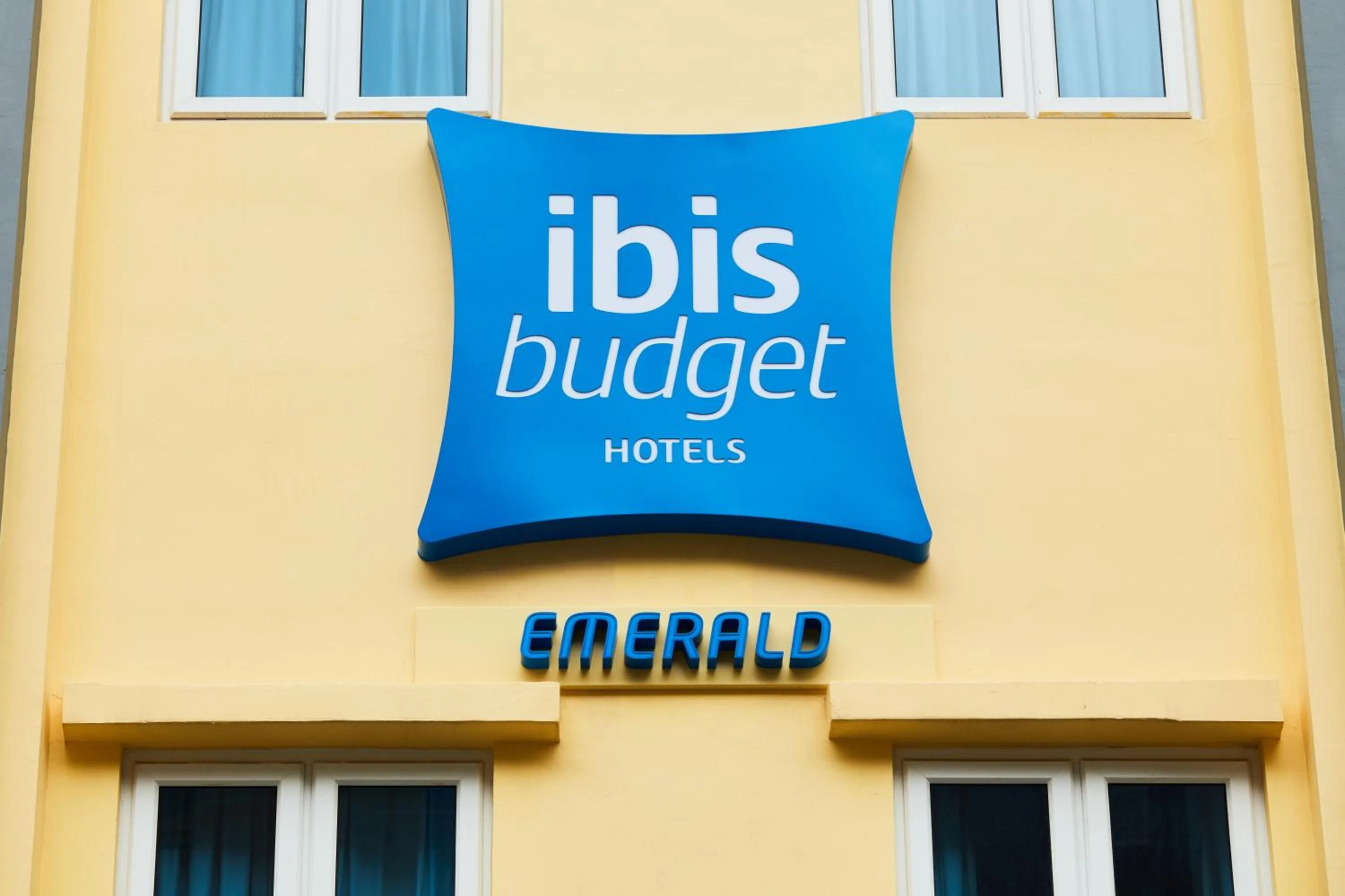 Facade/entrance in ibis budget Singapore Emerald