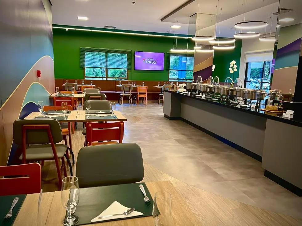 Restaurant/places to eat in Comfort Hotel Joinville