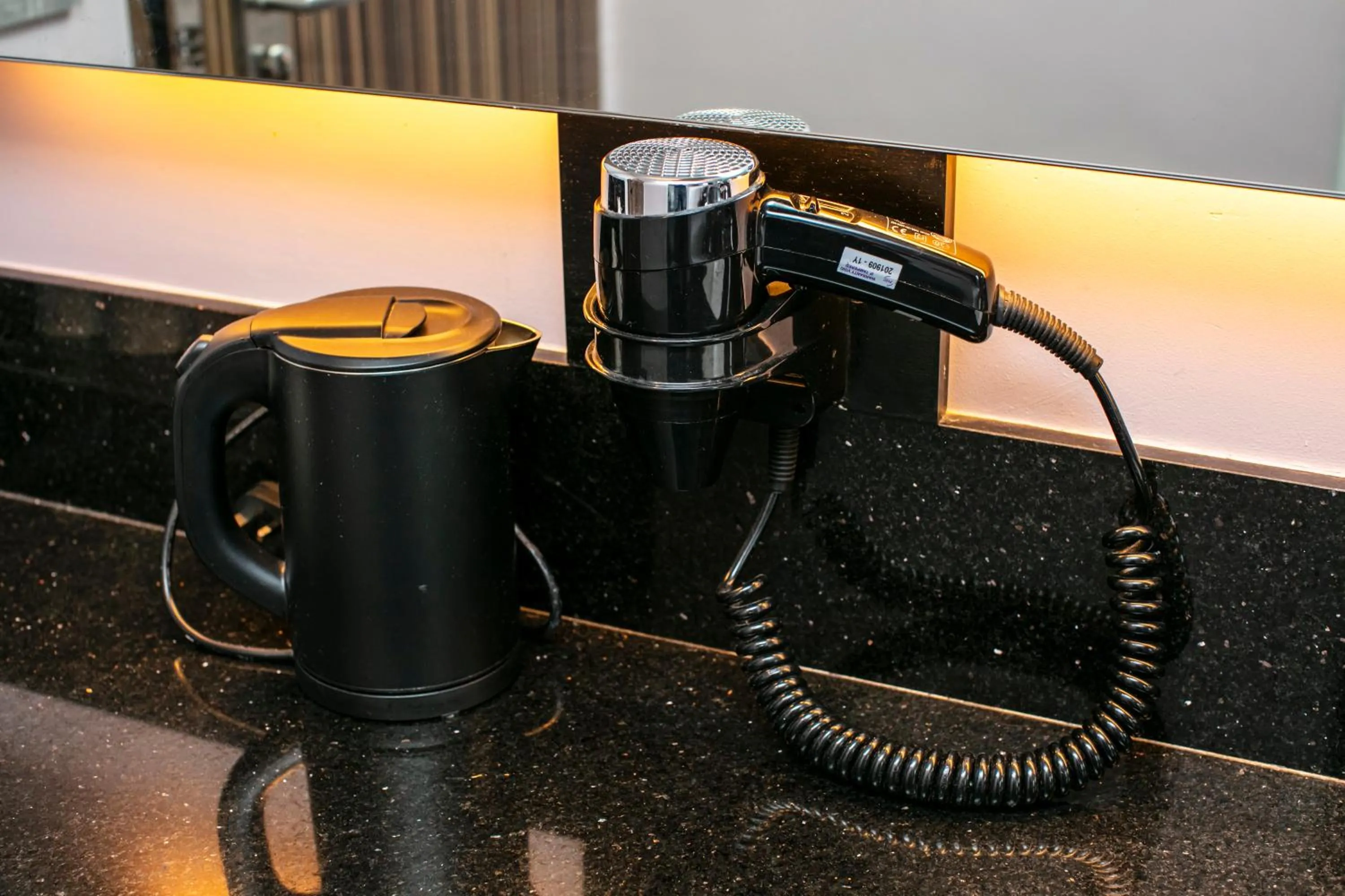 hair dryier in ibis budget Singapore Sapphire