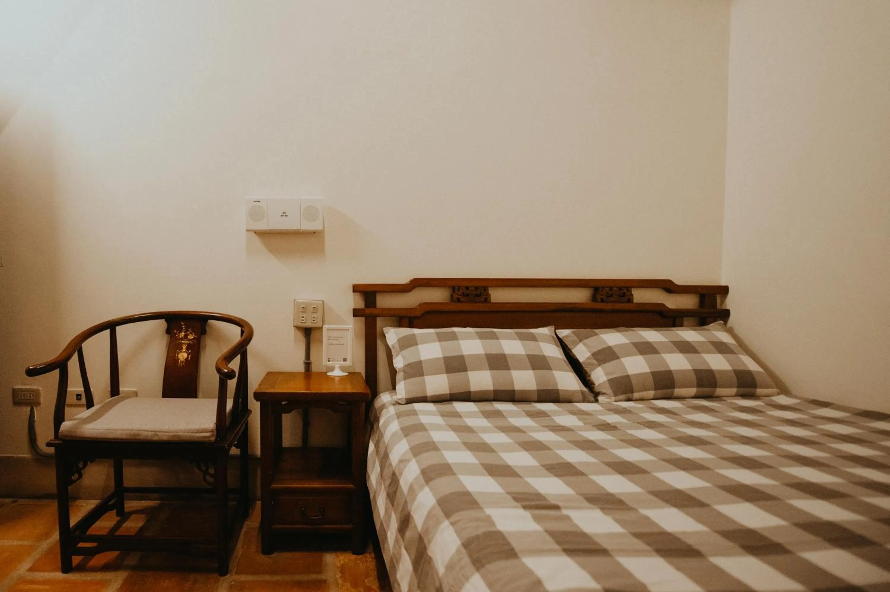 Photo of the whole room, Bed in Live Guest House