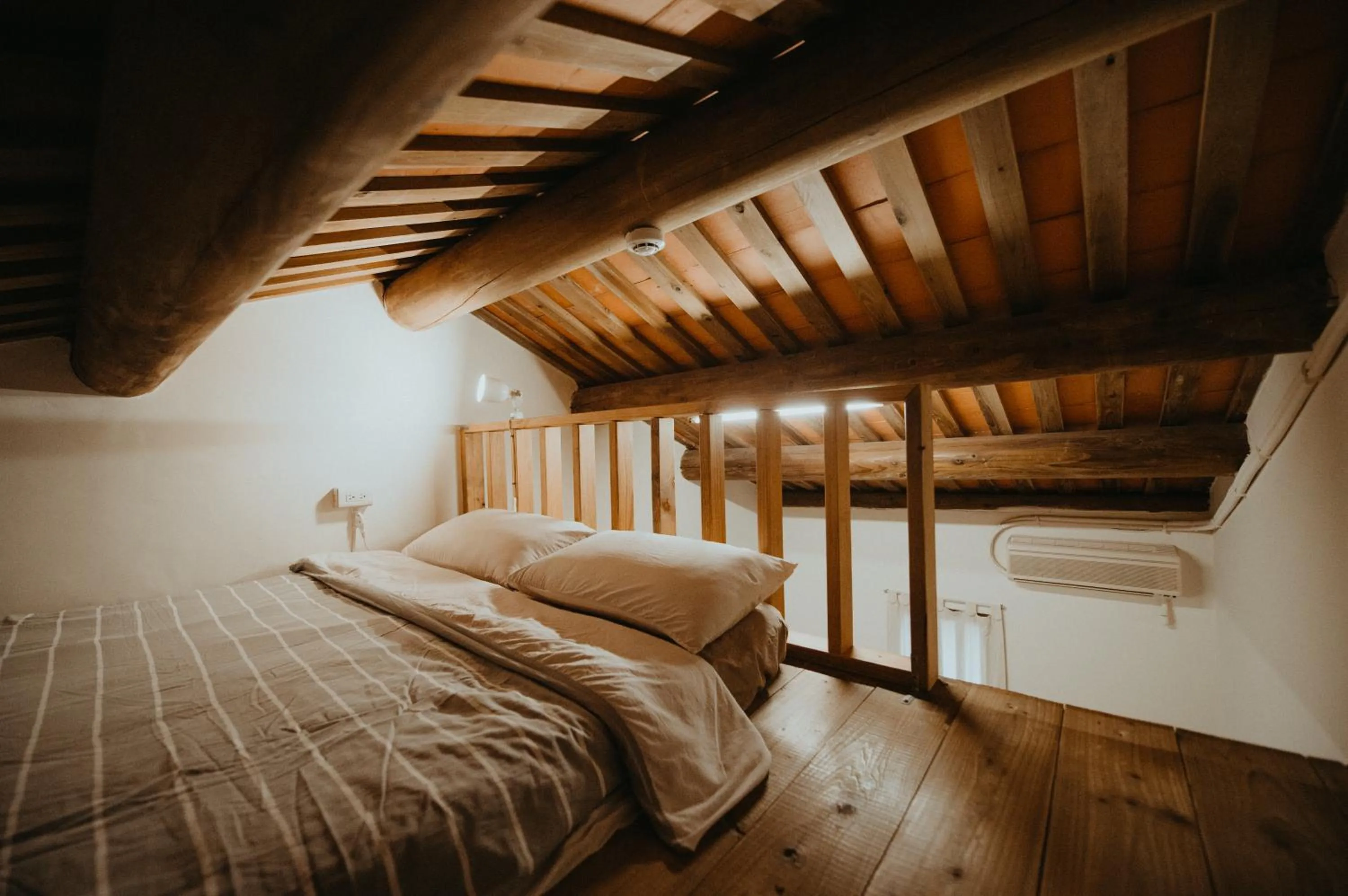 Photo of the whole room, Bed in Live Guest House