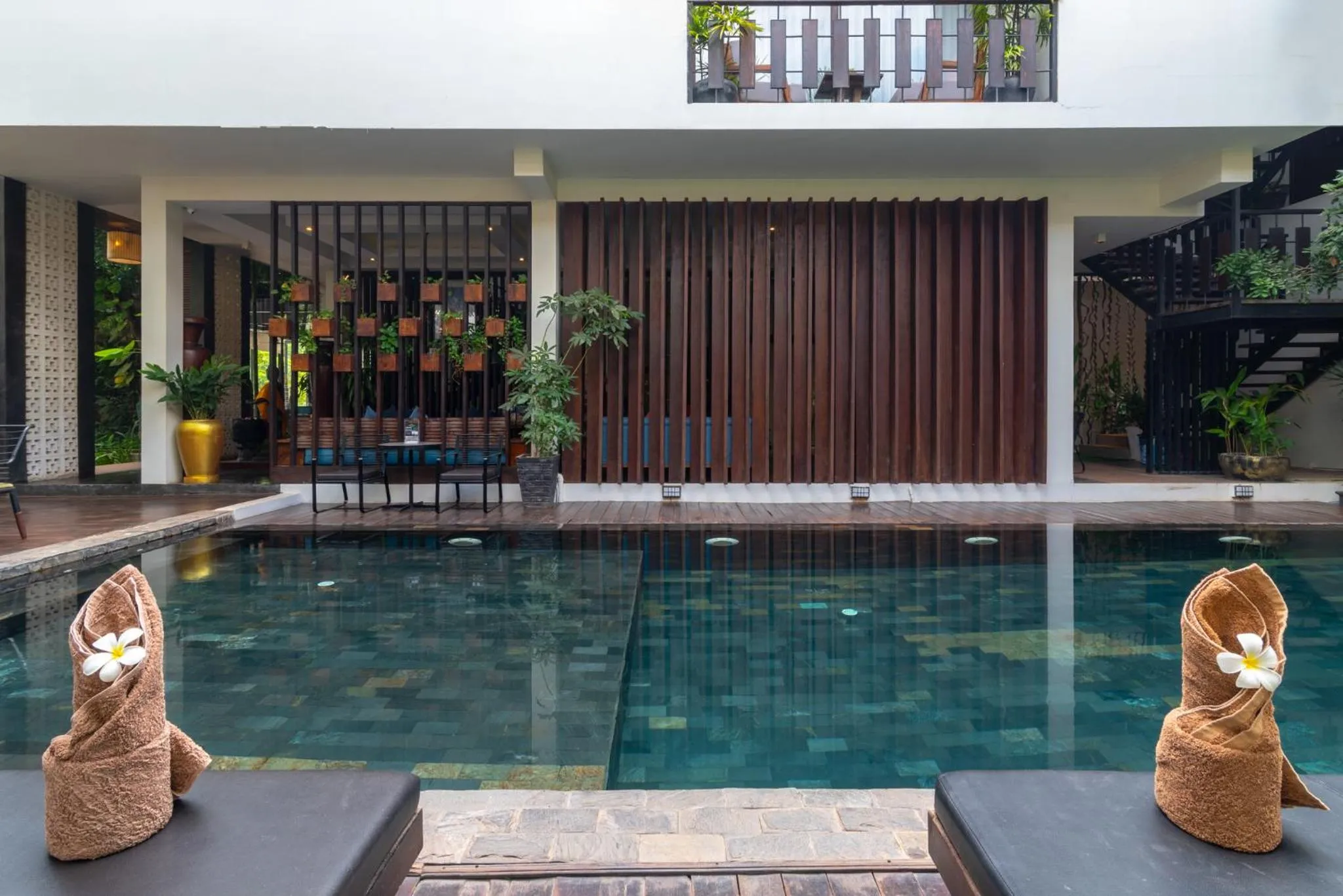 Swimming pool in King Rock Residence