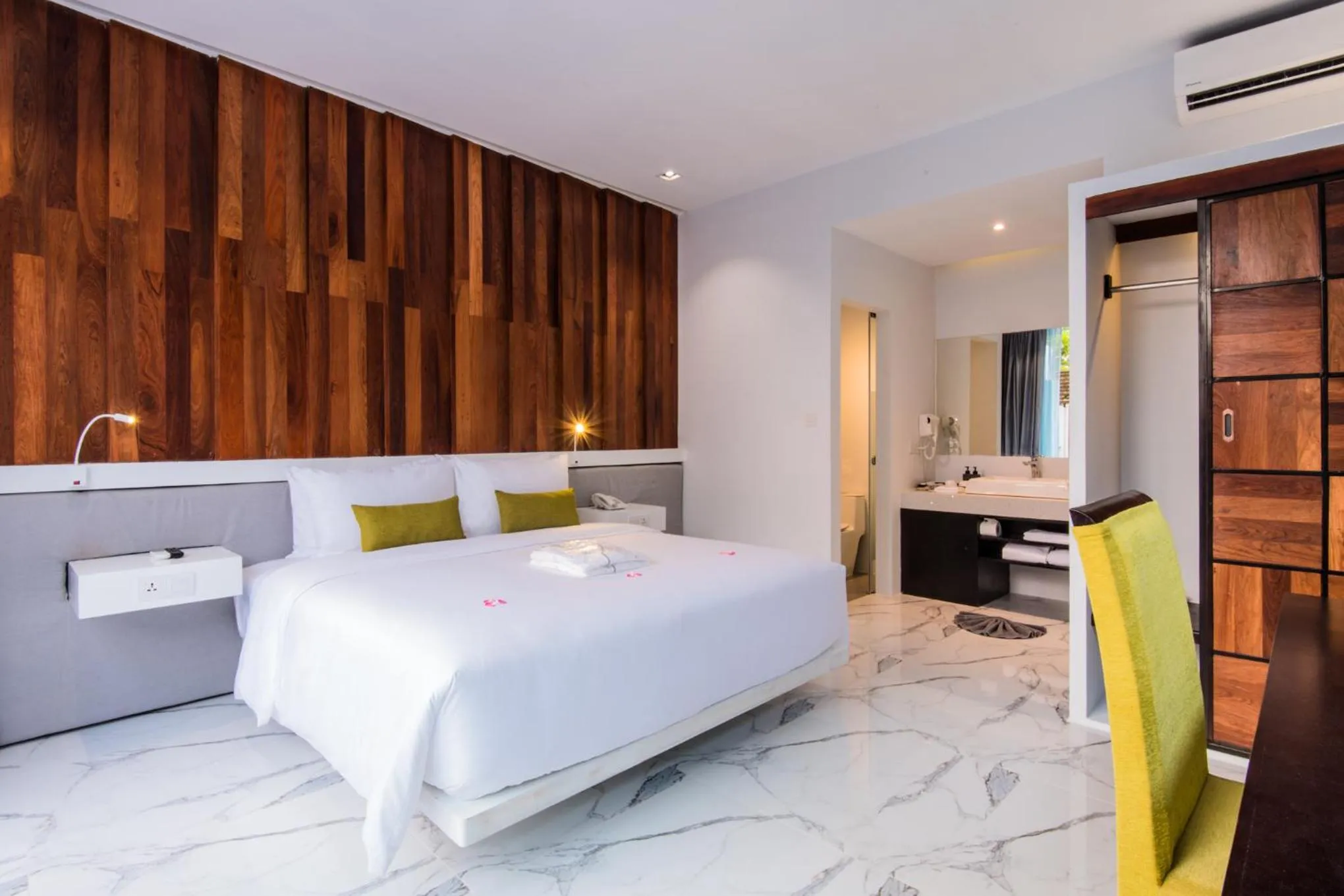 Bed in King Rock Residence