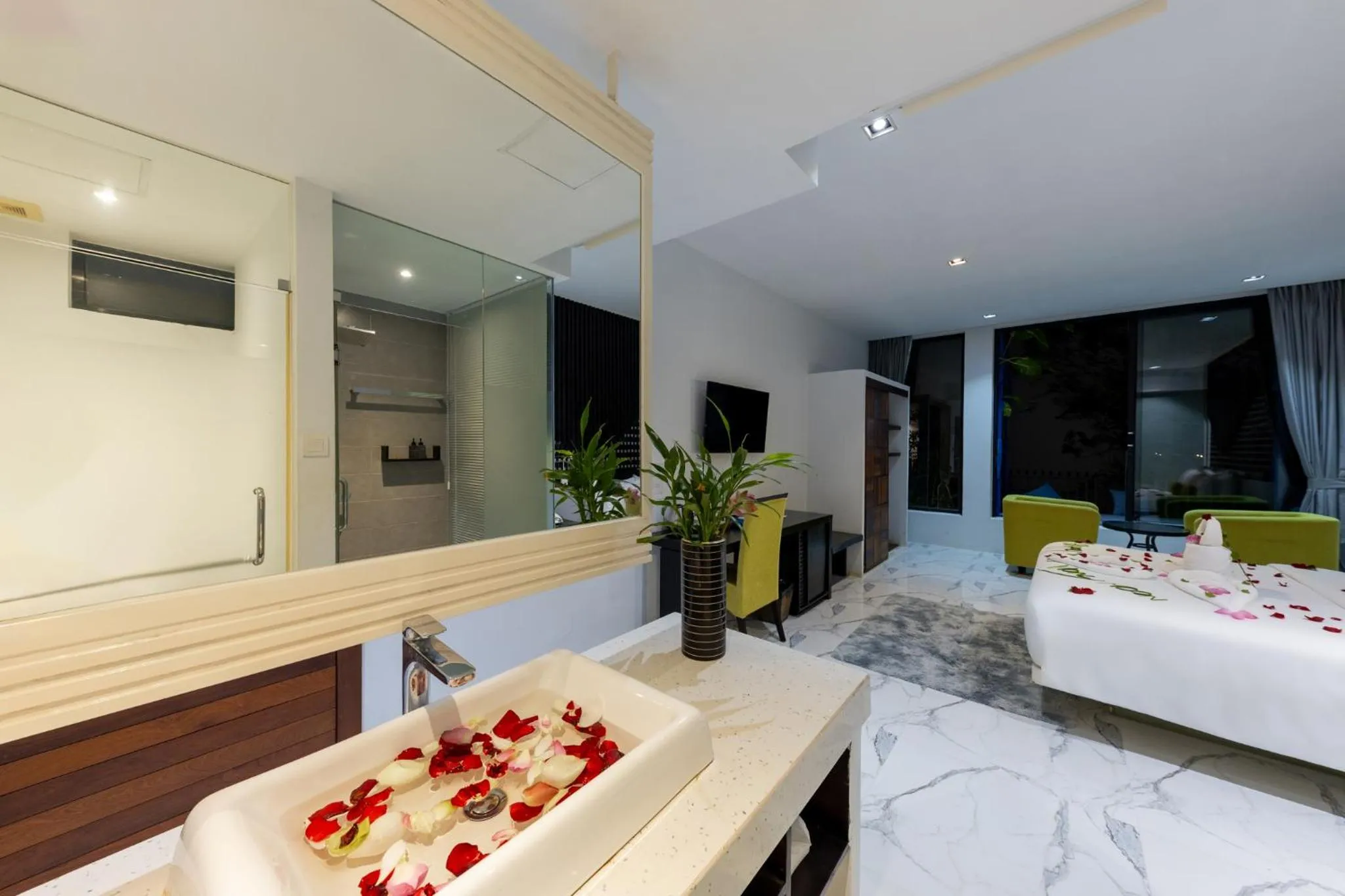 Photo of the whole room, Bed in King Rock Residence