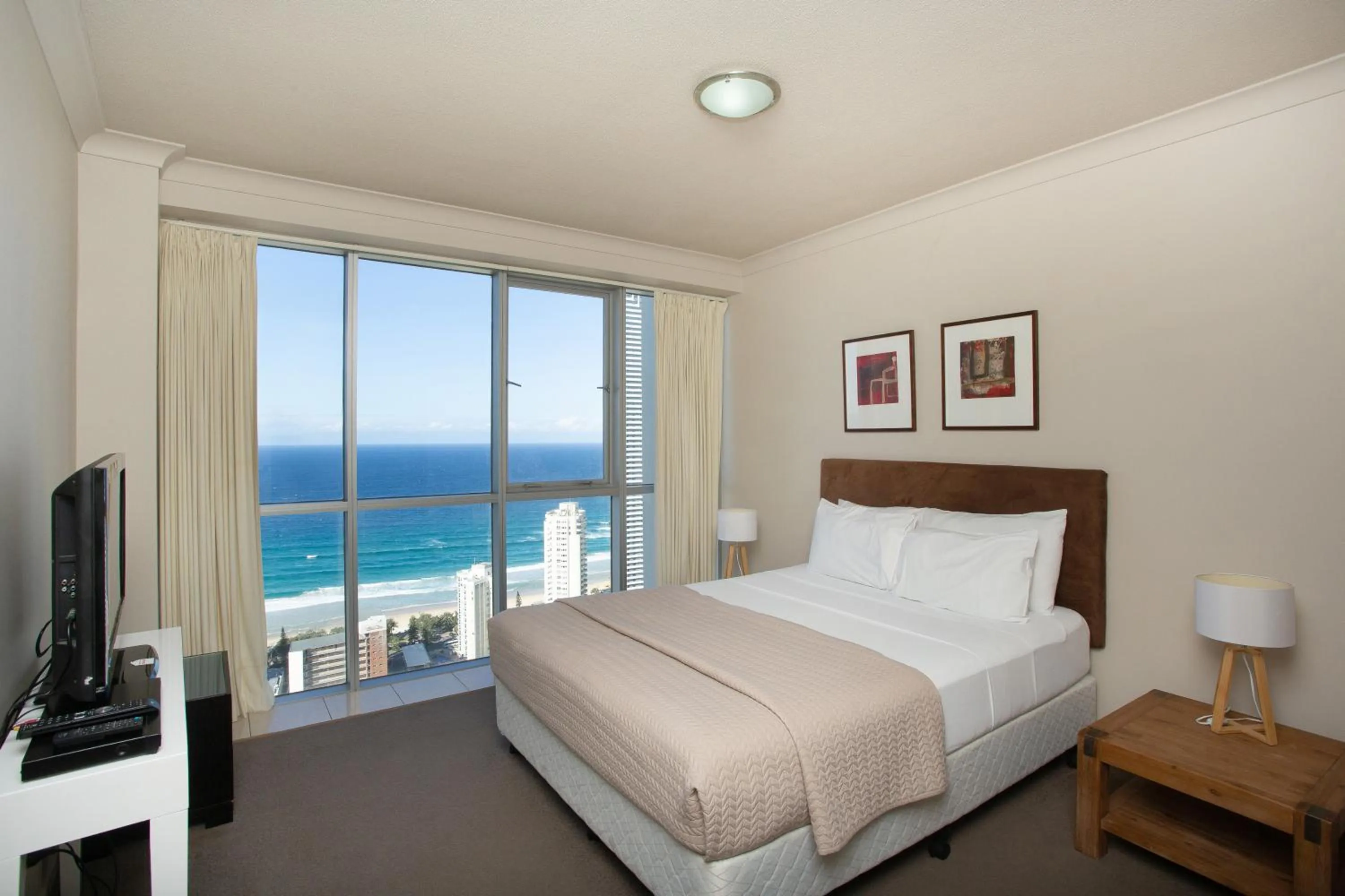 Bed in Chevron Renaissance - Private Apartments - Hosted by Coastal Letting Co.