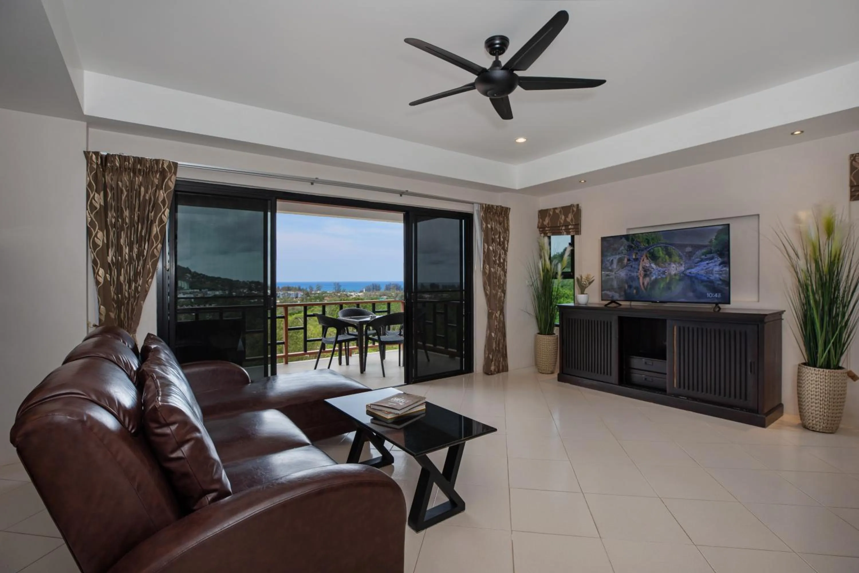 TV and multimedia in Baan Chom View Kamala - SHA Plus