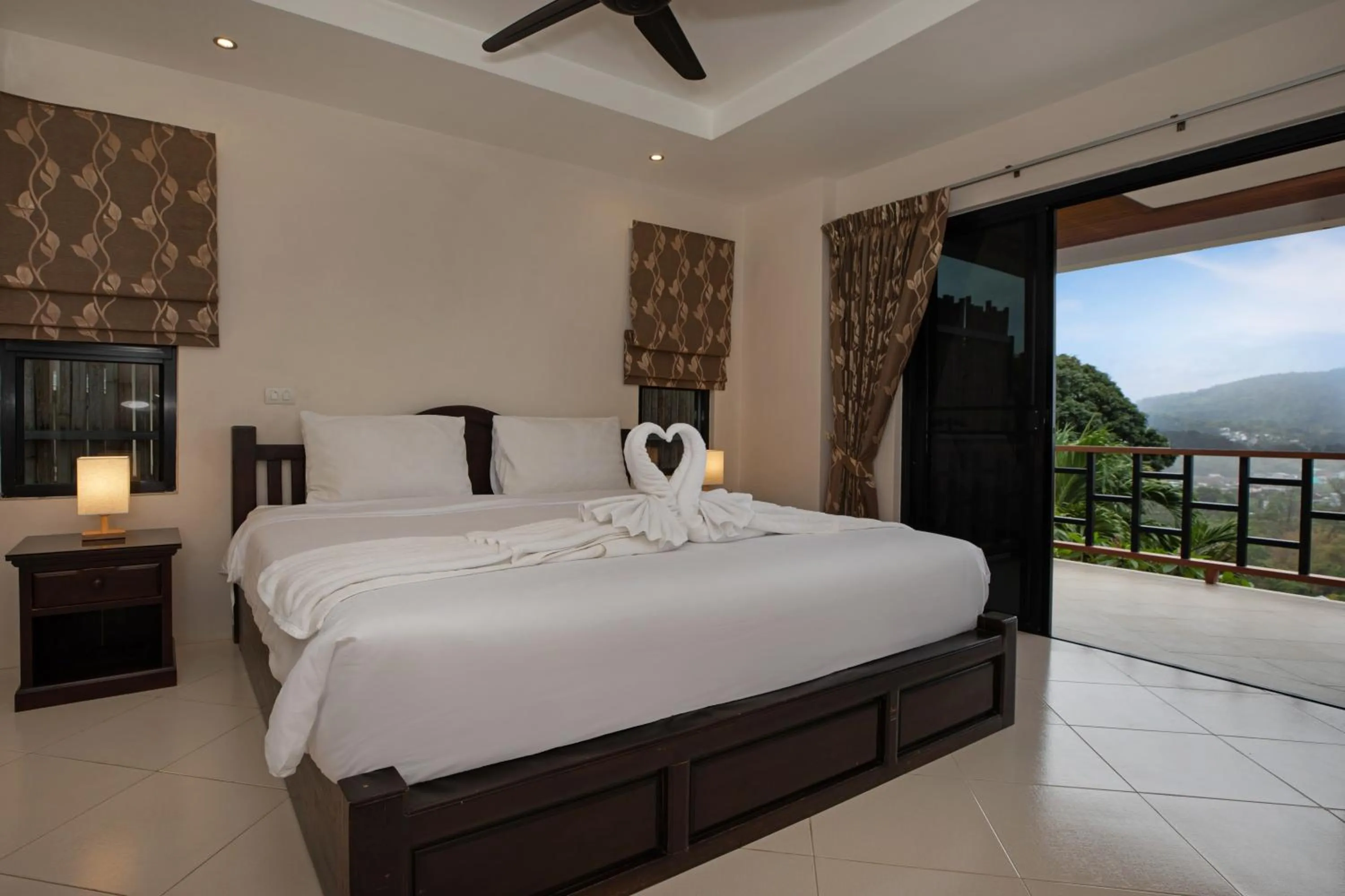 Photo of the whole room, Bed in Baan Chom View Kamala - SHA Plus