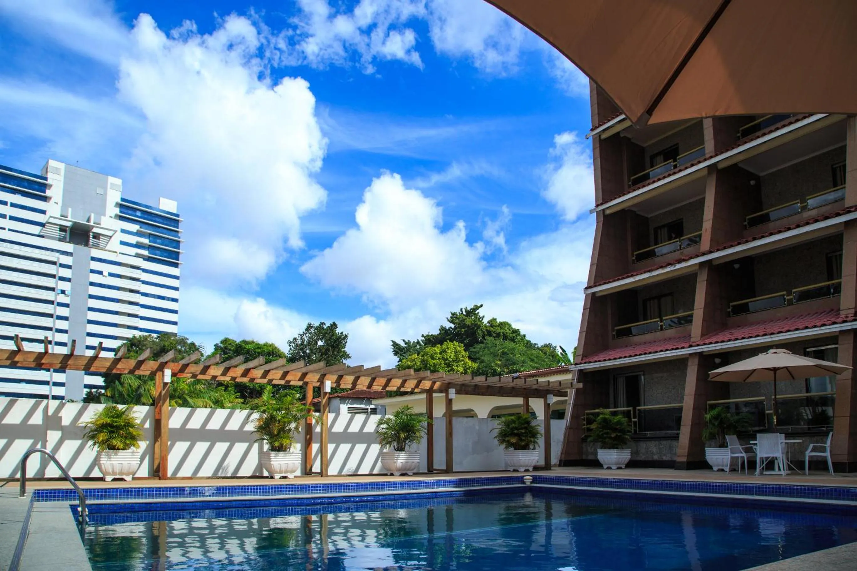 Property building in Da Vinci Hotel & Conventions - by Easy Hotéis