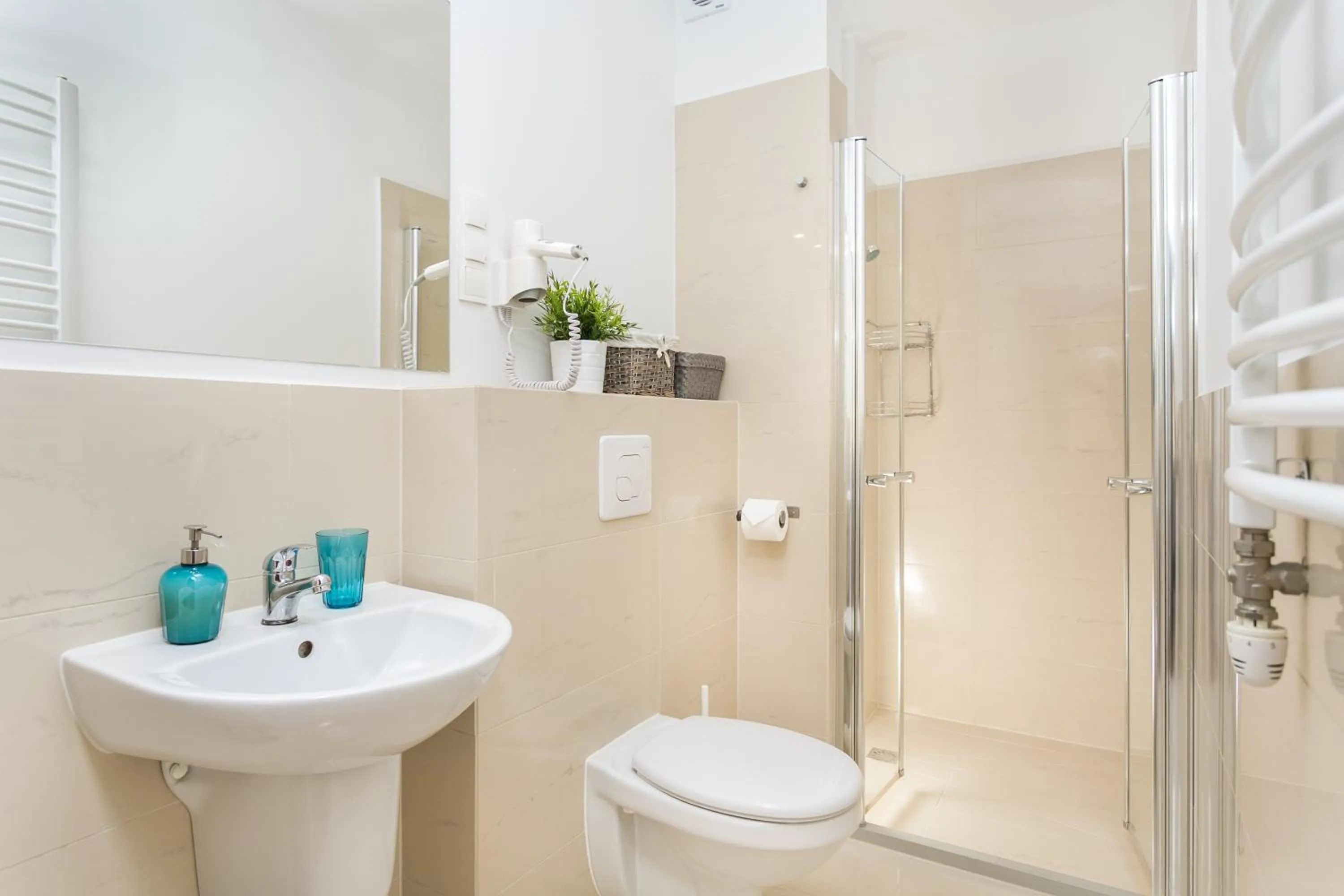 Bathroom in Venetian House Market Square Aparthotel