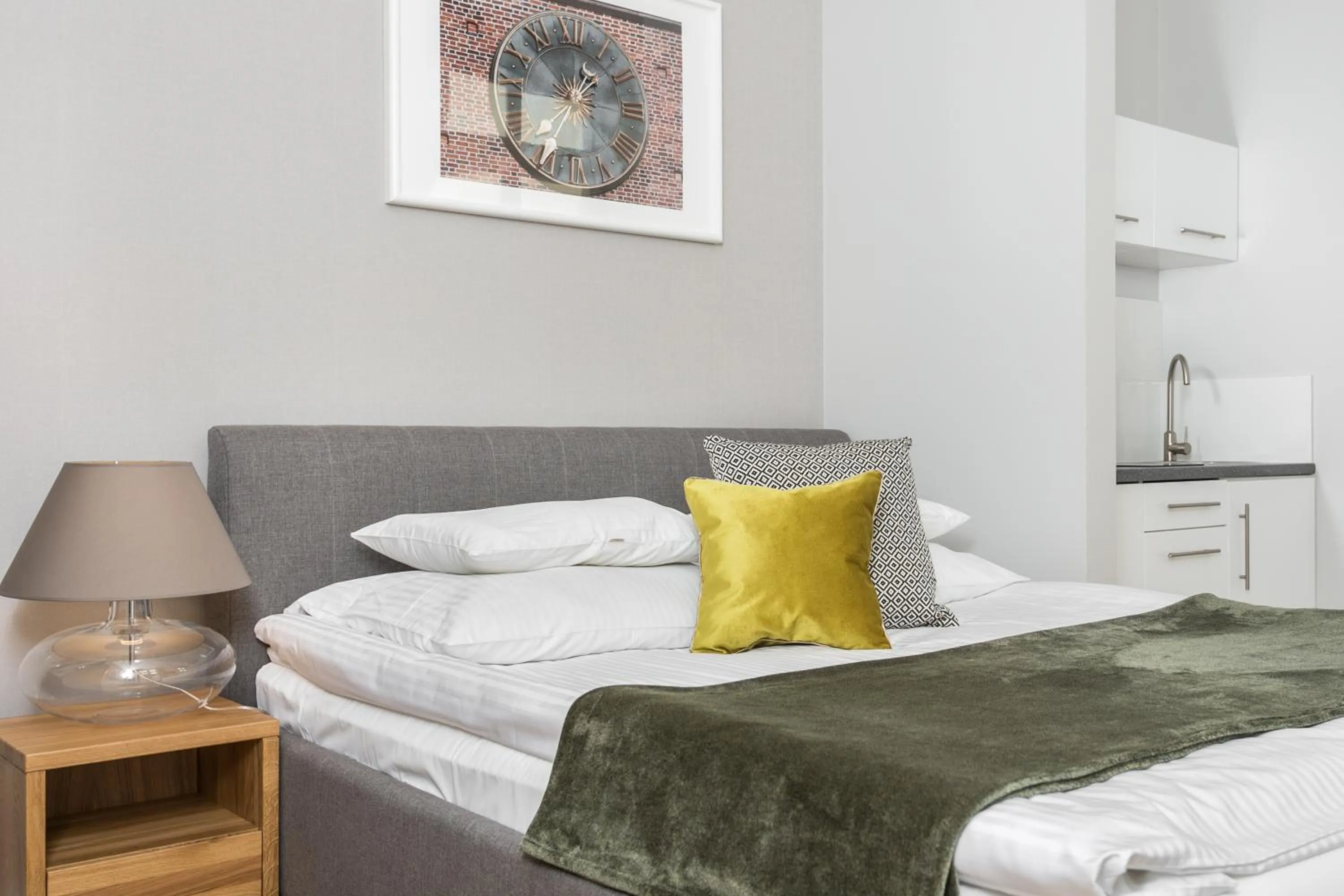 Bed in Venetian House Market Square Aparthotel