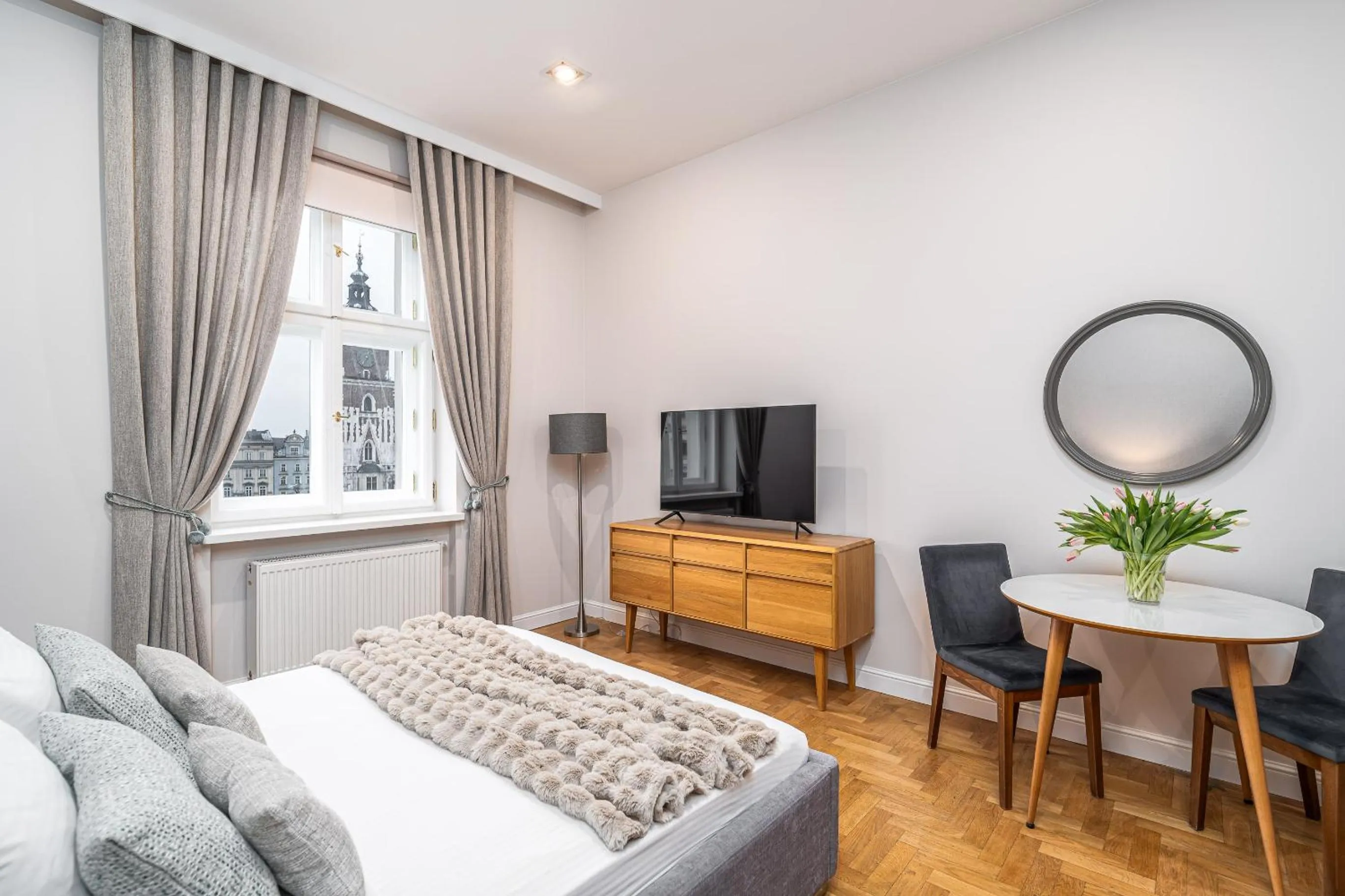 Bed in Venetian House Market Square Aparthotel