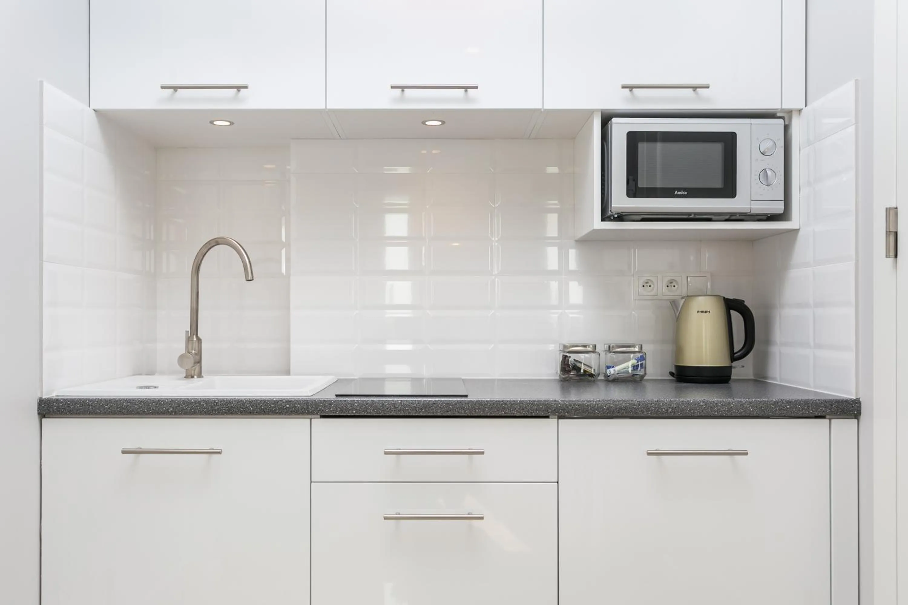 Kitchen or kitchenette in Venetian House Market Square Aparthotel